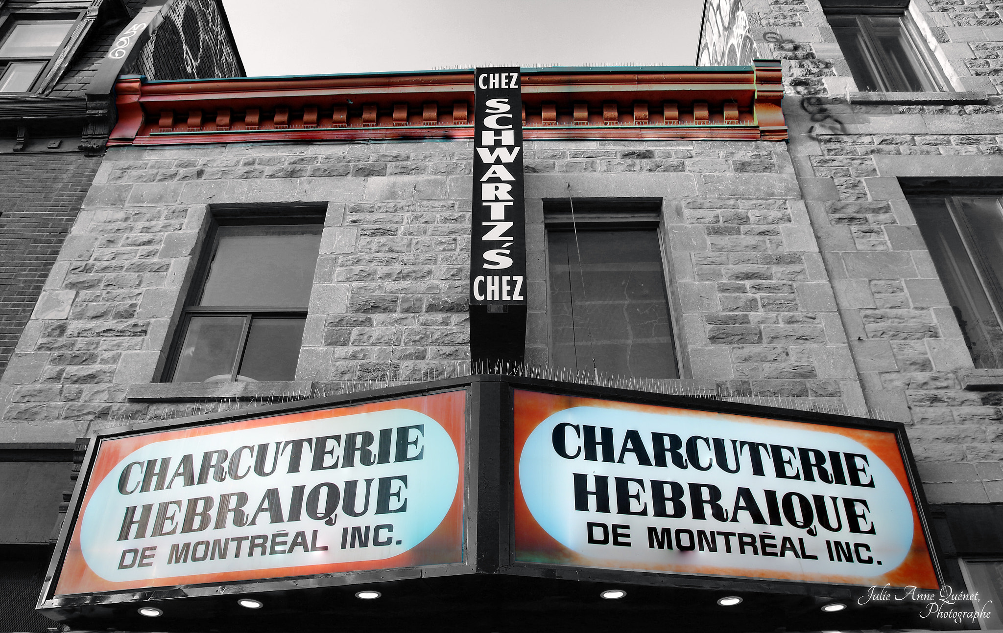 Sigma 18-250mm F3.5-6.3 DC OS HSM sample photo. Schwartz's deli photography