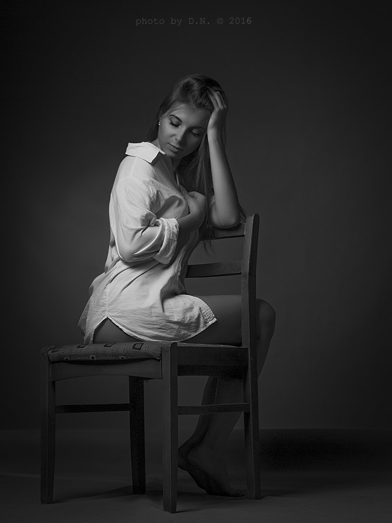 AF Zoom-Nikkor 35-80mm f/4-5.6D N sample photo. Mary #2 photography