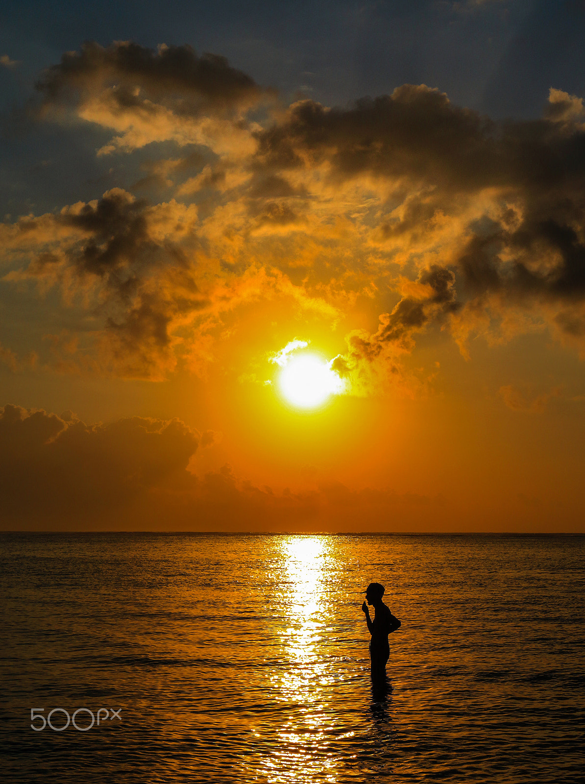 Canon EF 16-35mm F4L IS USM sample photo. Morning ritual to respect the nature photography