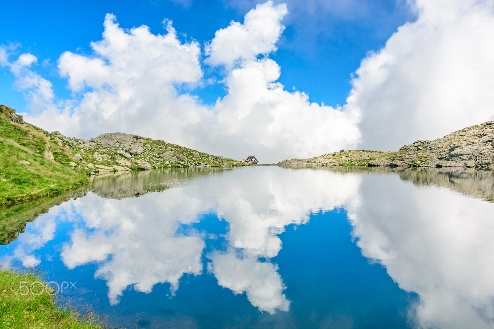 Nikon D5200 + Tokina AT-X 11-20 F2.8 PRO DX (AF 11-20mm f/2.8) sample photo. Reflections on the lake photography