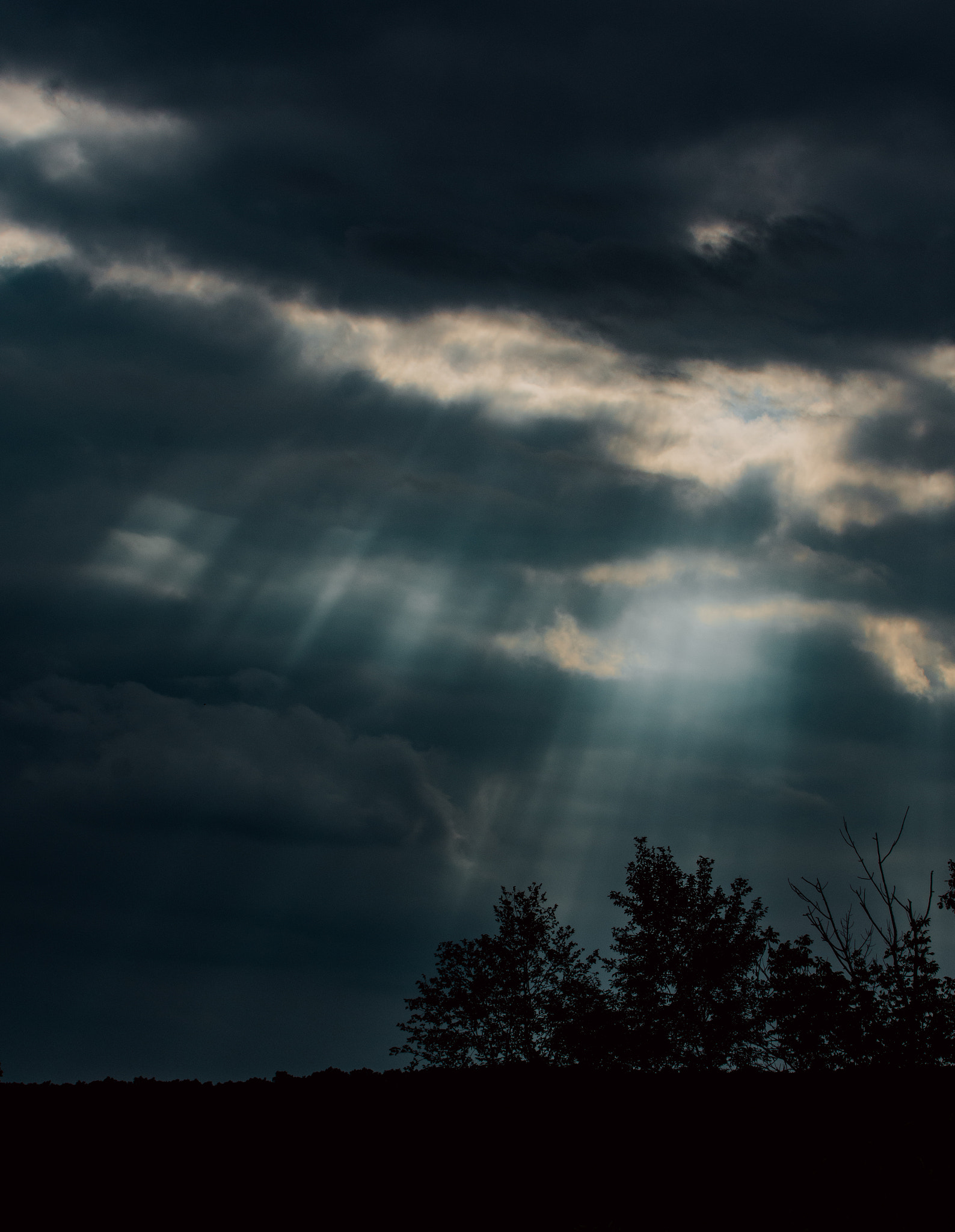 Sigma 50-500mm F4.5-6.3 DG OS HSM sample photo. Crepuscular rays, highland lake state park, new york photography