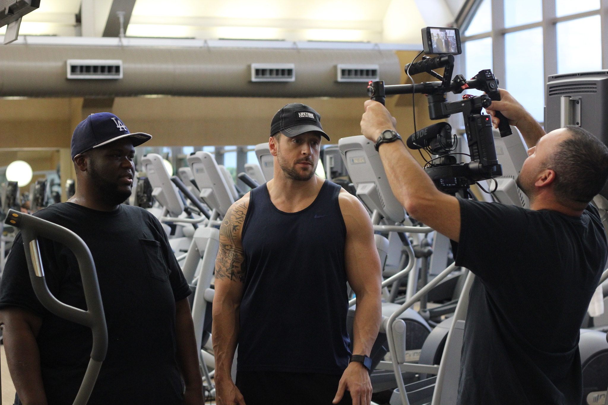 Canon EOS 550D (EOS Rebel T2i / EOS Kiss X4) + Canon EF 50mm F1.8 II sample photo. Mike kneuer explaining the workout photography