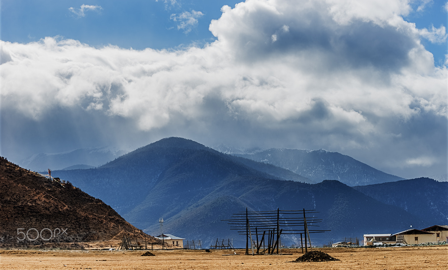 Sony a99 II + Minolta/Sony AF 70-200mm F2.8 G sample photo. Storm coming photography