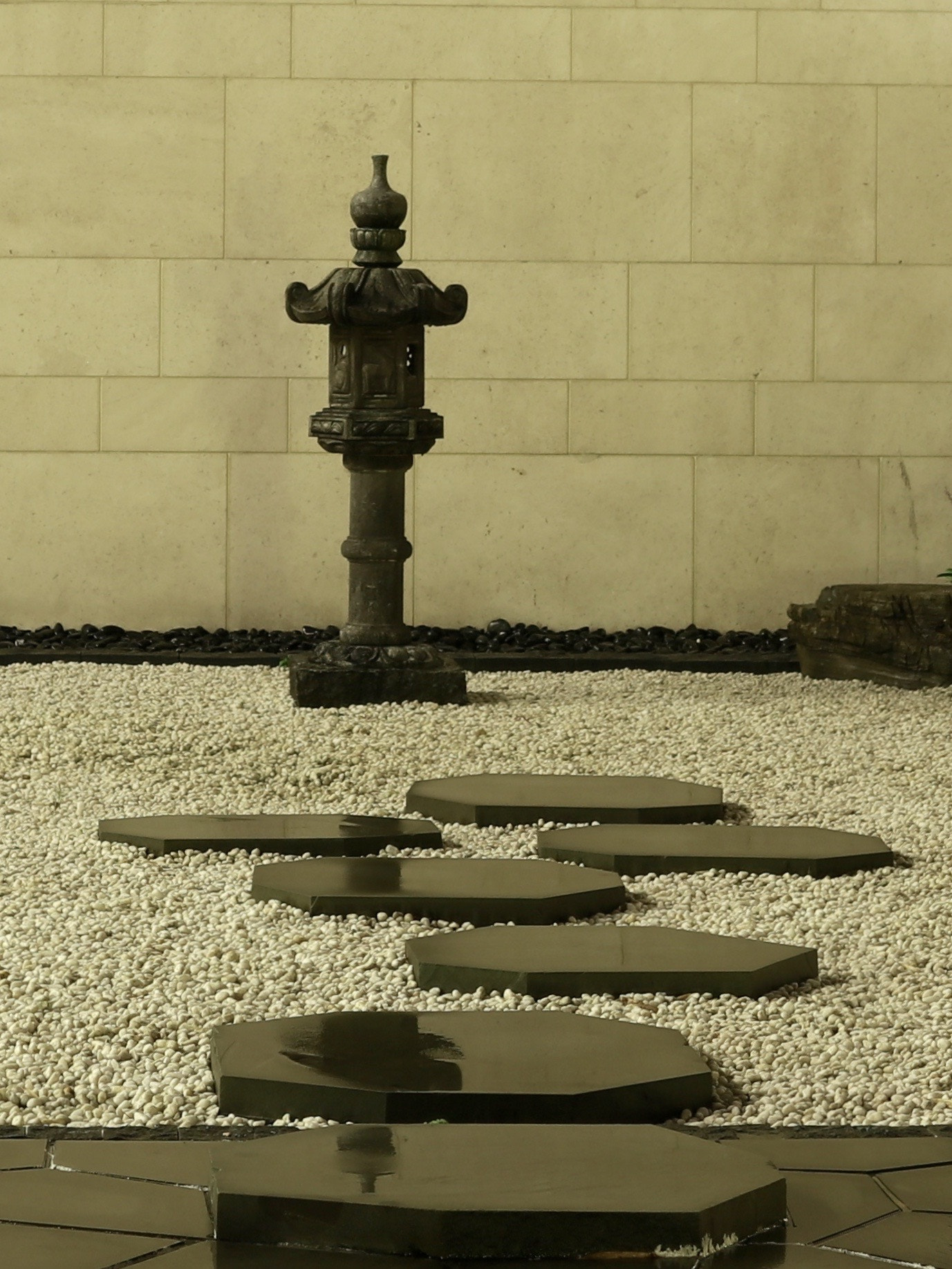 Canon EF 24mm F1.4L II USM sample photo. Path photography