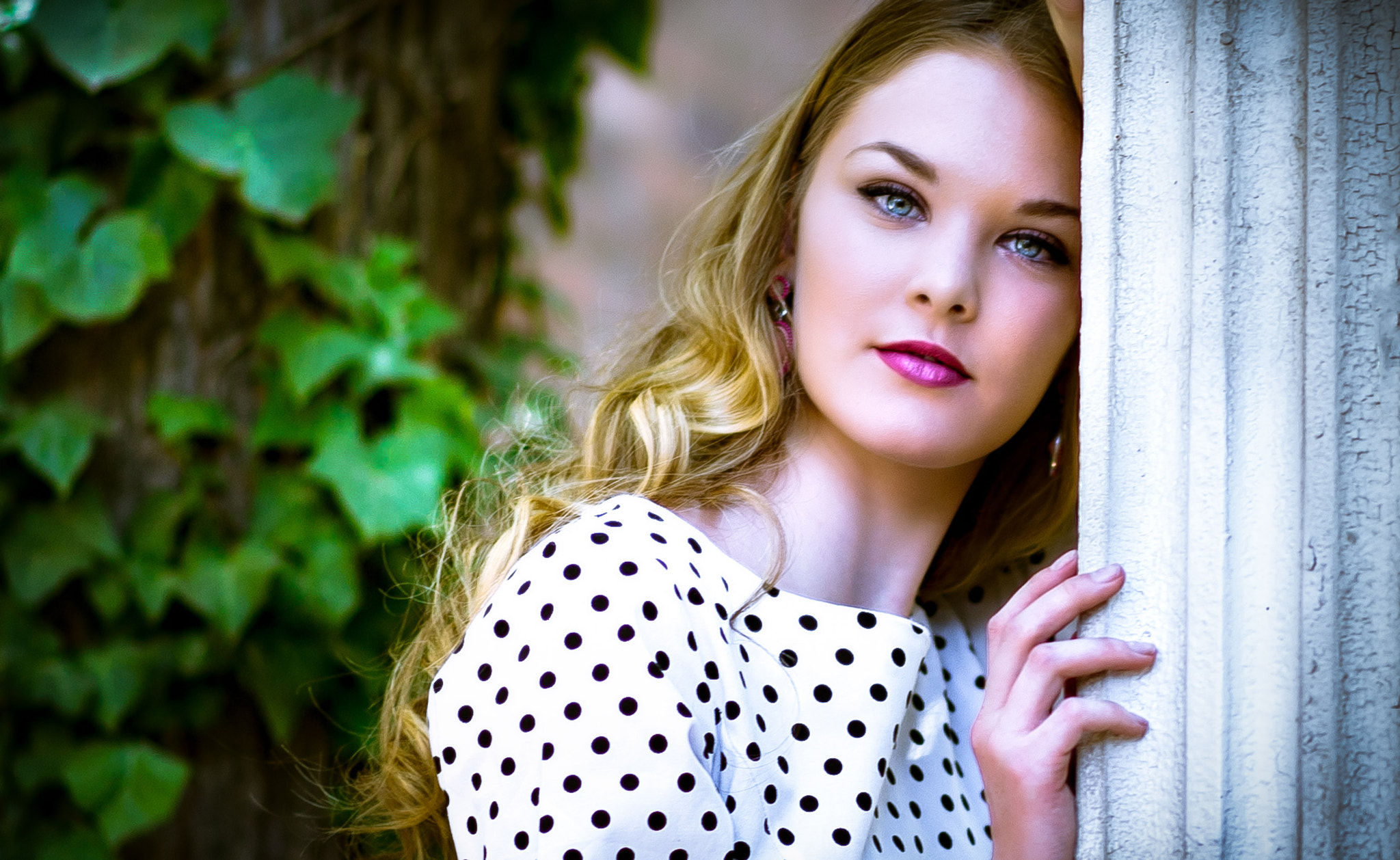 Nikon D3S + Nikon AF-S Nikkor 85mm F1.8G sample photo. White pillar photography