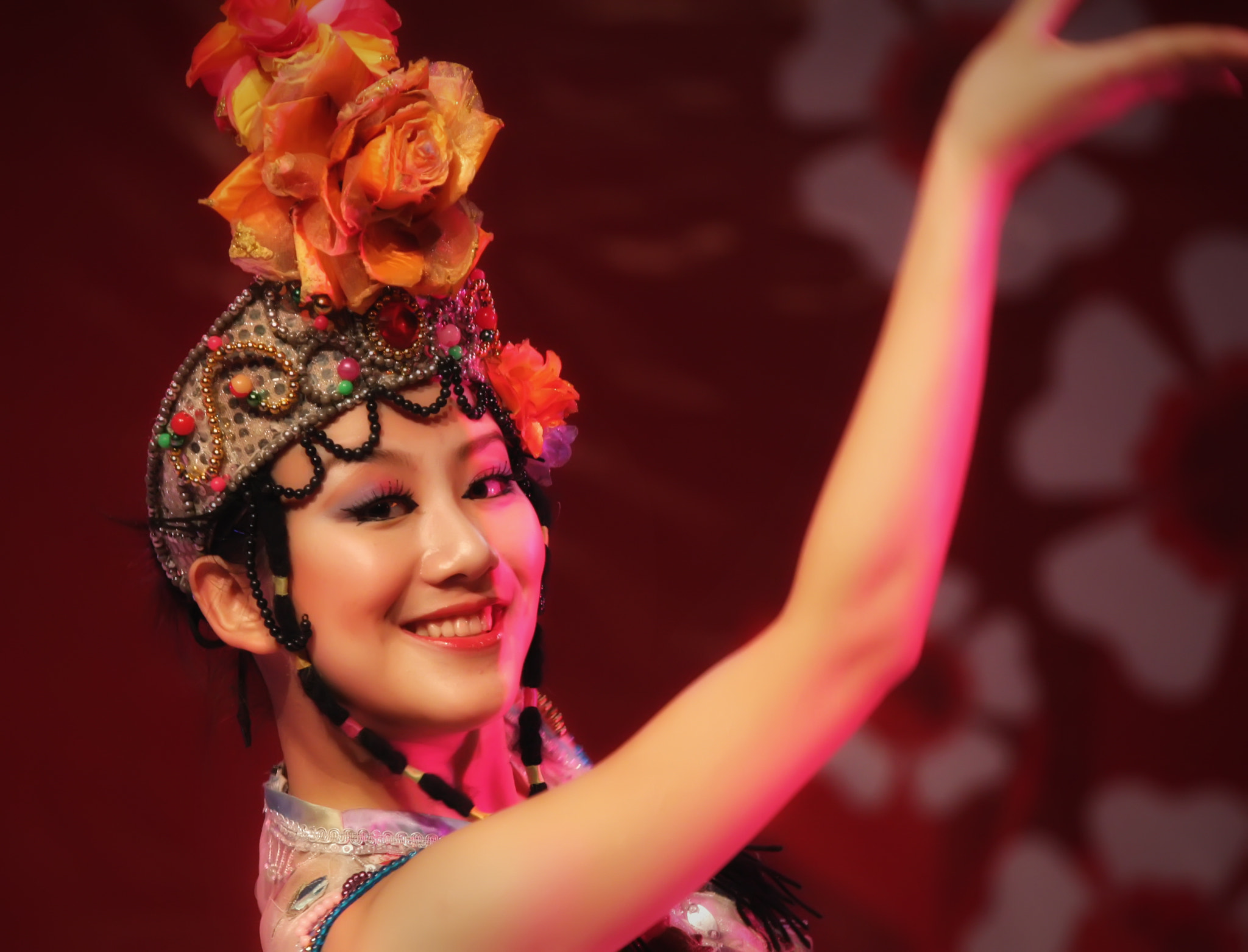 Canon EOS 40D + Canon EF 70-200mm F4L IS USM sample photo. Attractive chinese girl in performance photography