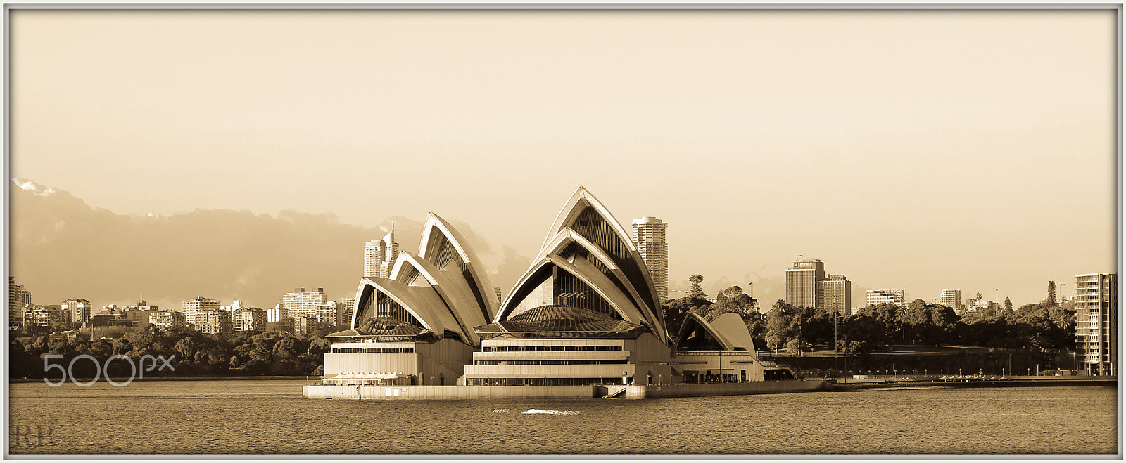 Canon EOS 600D (Rebel EOS T3i / EOS Kiss X5) sample photo. Opera house photography