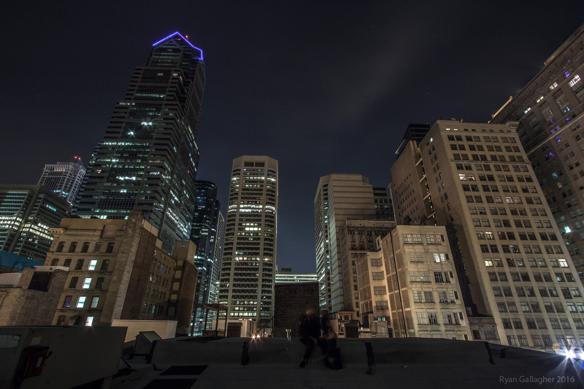 Canon EOS 500D (EOS Rebel T1i / EOS Kiss X3) sample photo. Philadelphia rooftop vantage photography
