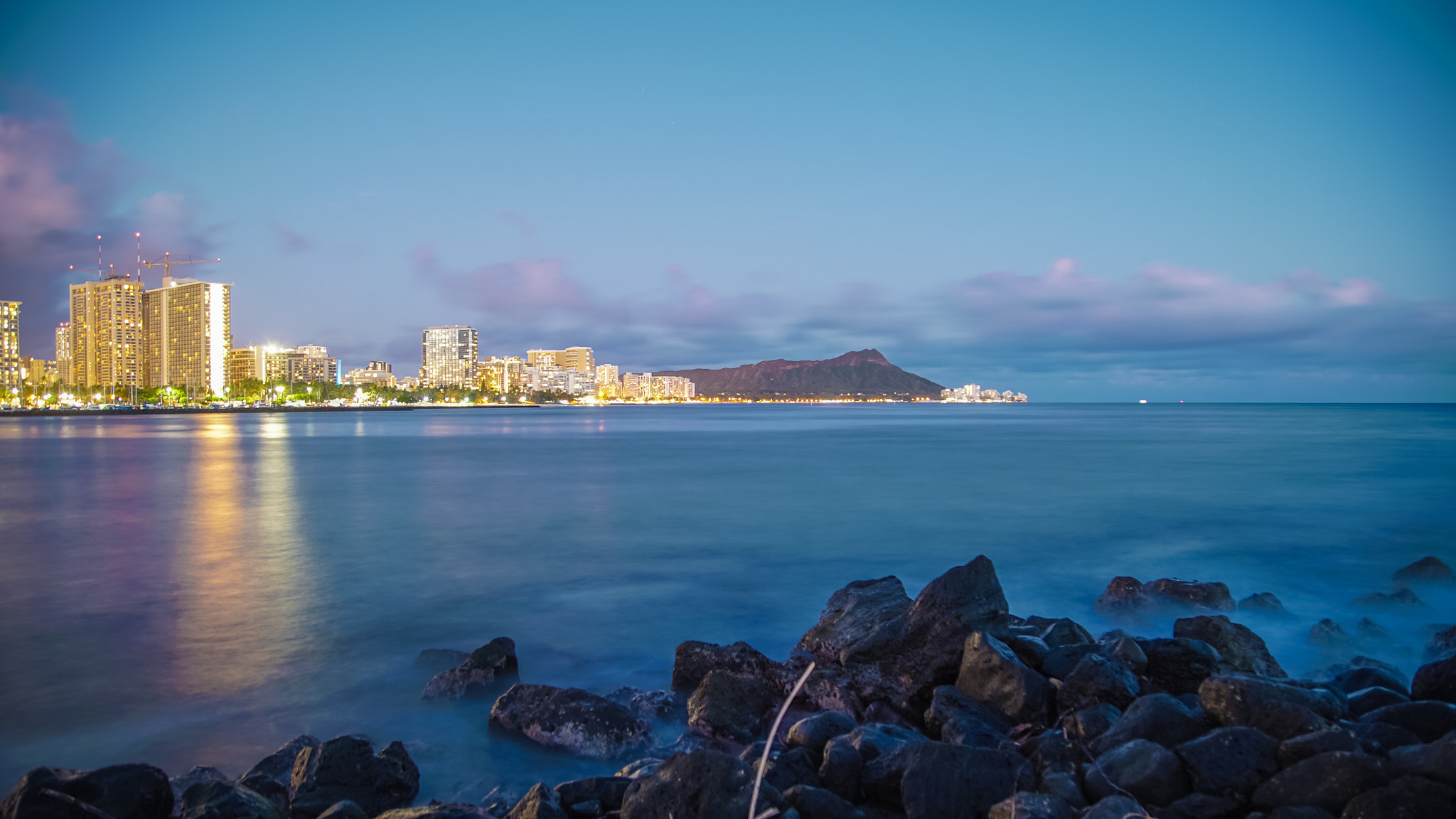 24-105mm F4 G SSM OSS sample photo. Diamond head dusk photography