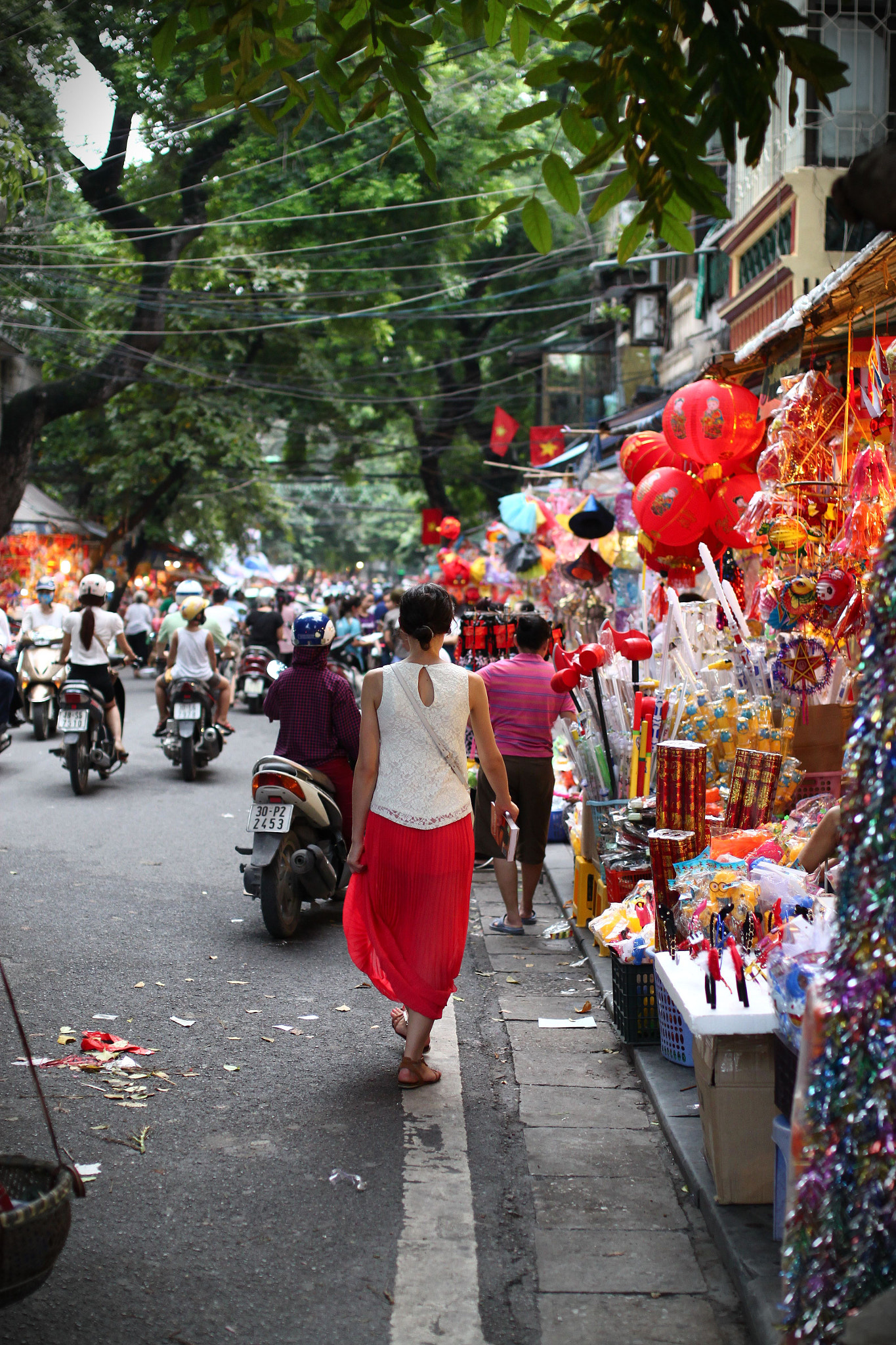 Canon EOS 500D (EOS Rebel T1i / EOS Kiss X3) + Sigma 35mm F1.4 DG HSM Art sample photo. Hanoi - vietnam photography