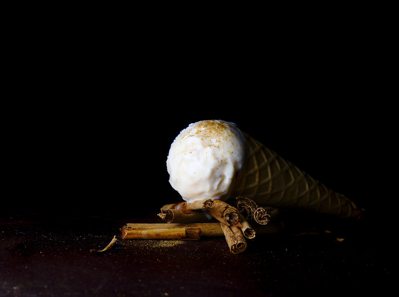 Samsung NX300 + Samsung NX 50-200mm F4-5.6 ED OIS sample photo. Cinnamon ice cream photography