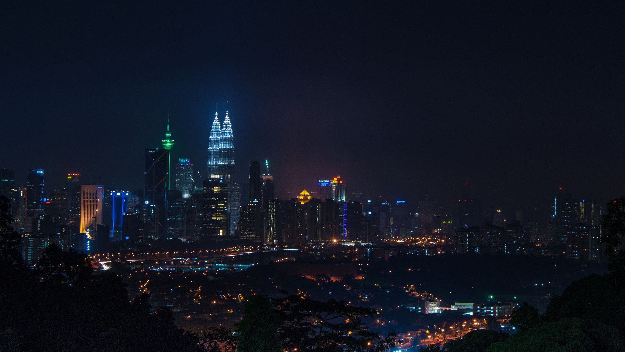Sony DT 18-250mm F3.5-6.3 sample photo. Kuala lumpur skyline photography