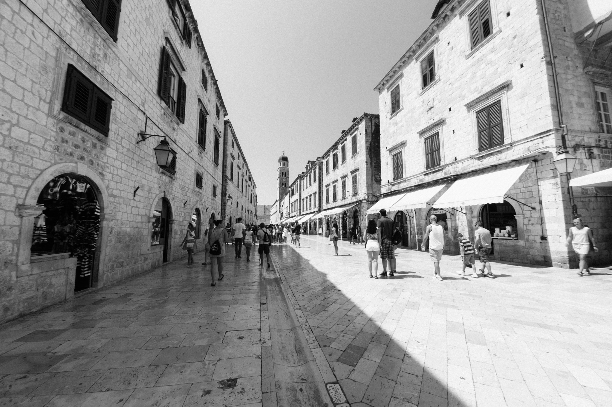 Nikon AF DX Fisheye-Nikkor 10.5mm F2.8G ED sample photo. Lines of the streets of dubrovnik photography