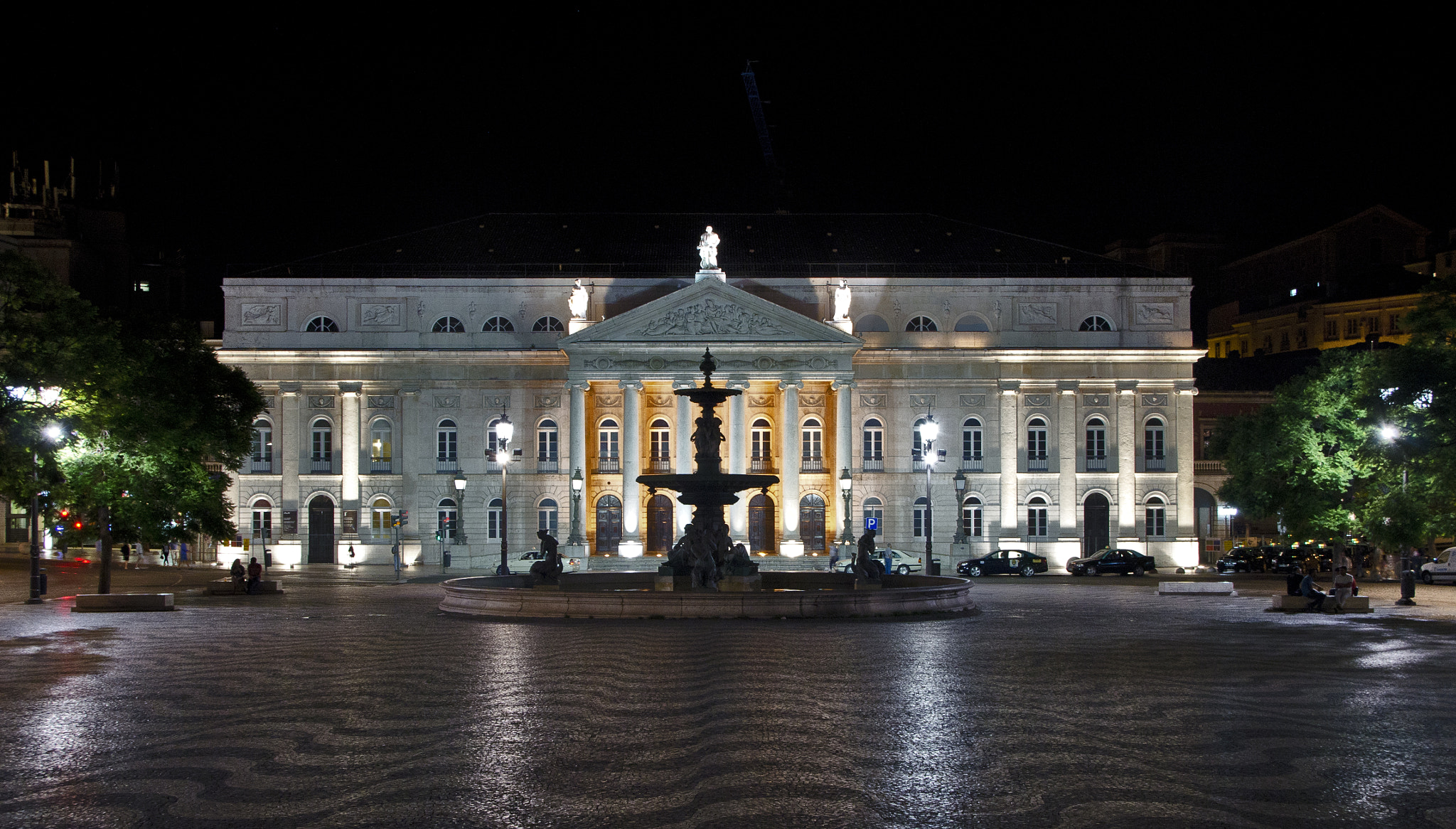 Nikon D5100 + Sigma 18-250mm F3.5-6.3 DC OS HSM sample photo. Teatro nacional d. maria ii photography