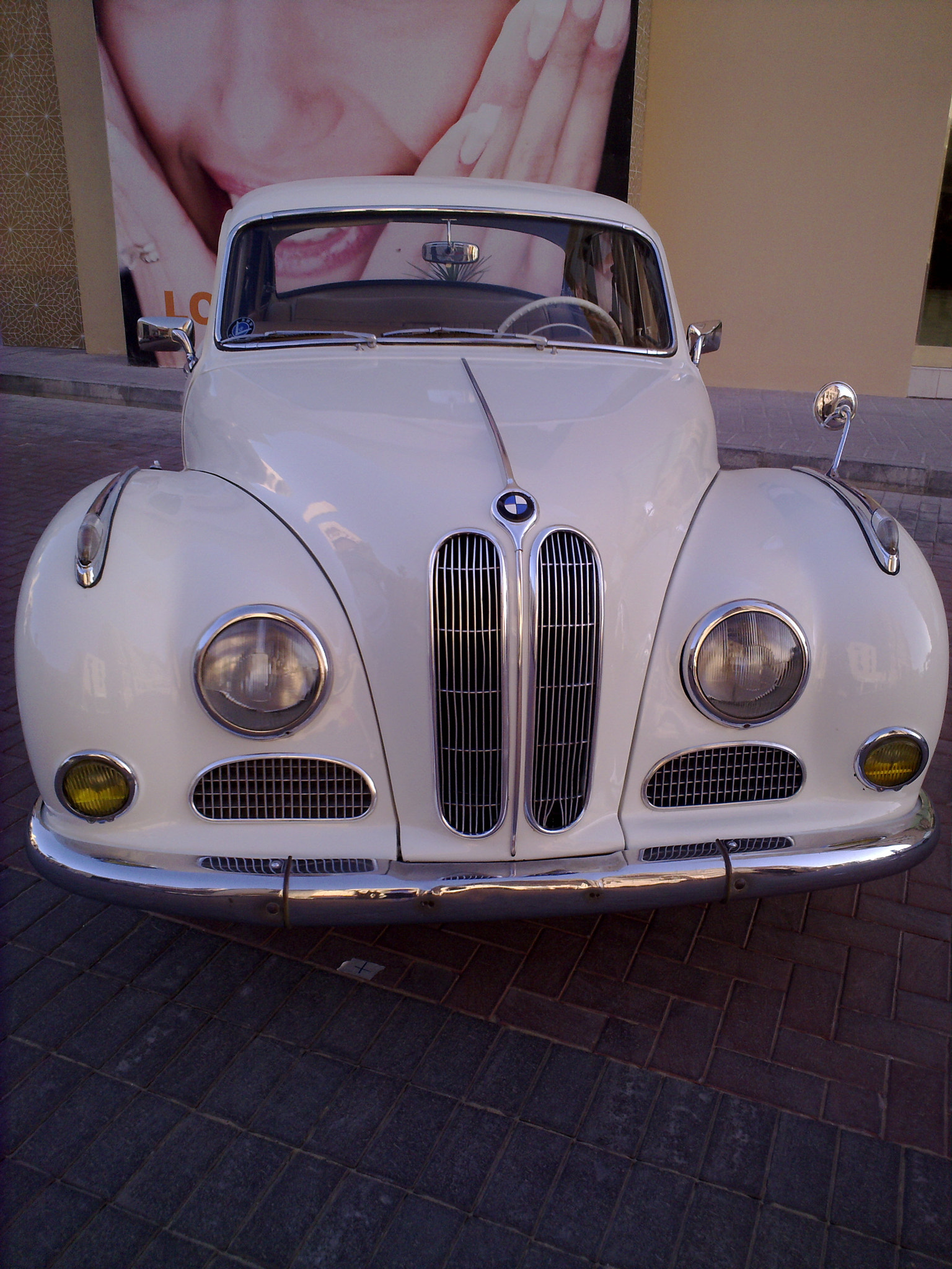 Nokia N86 8MP sample photo. Old car photography