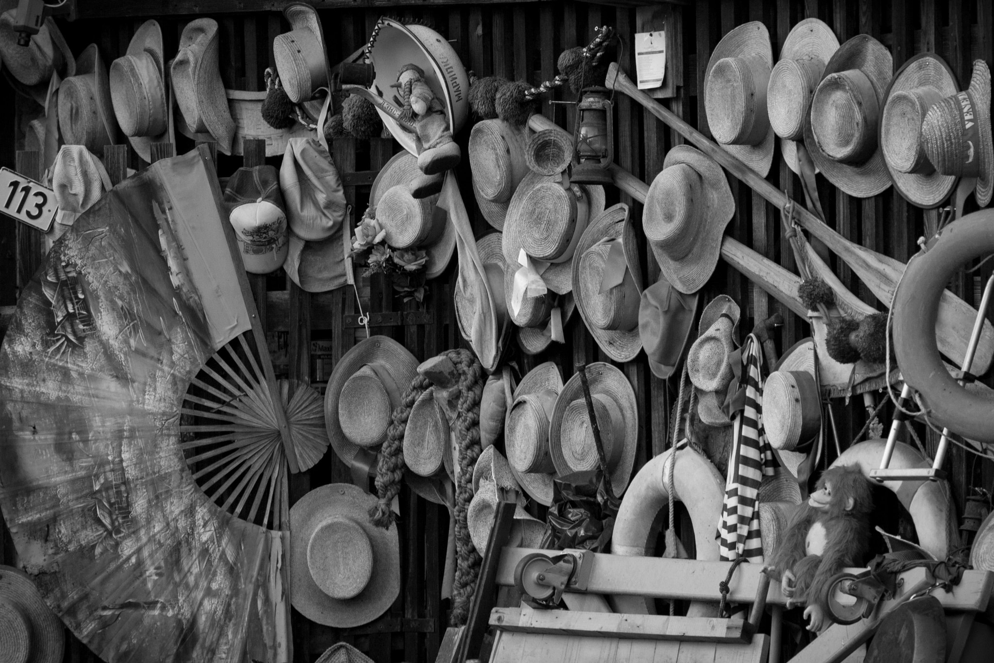Canon EF 100-400mm F4.5-5.6L IS USM sample photo. Hats for gondolier photography