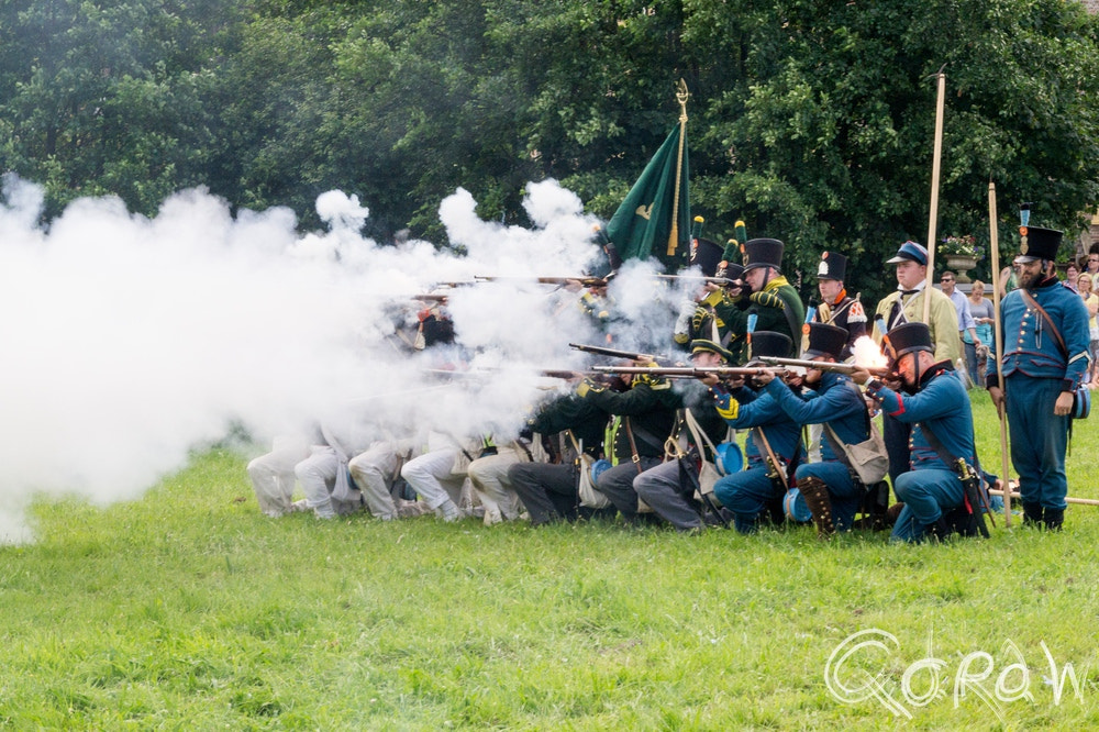 Sony SLT-A58 + Sigma 17-70mm F2.8-4.5 (D) sample photo. In linie opgestelde soldaten (tijd van napoleon)  (historisch festijn vorden) photography