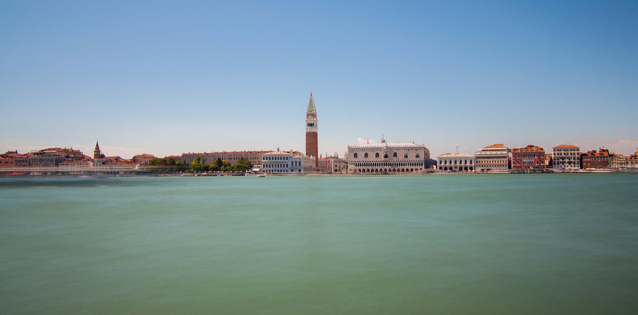 Canon EOS 450D (EOS Rebel XSi / EOS Kiss X2) sample photo. Venice_sea sight photography