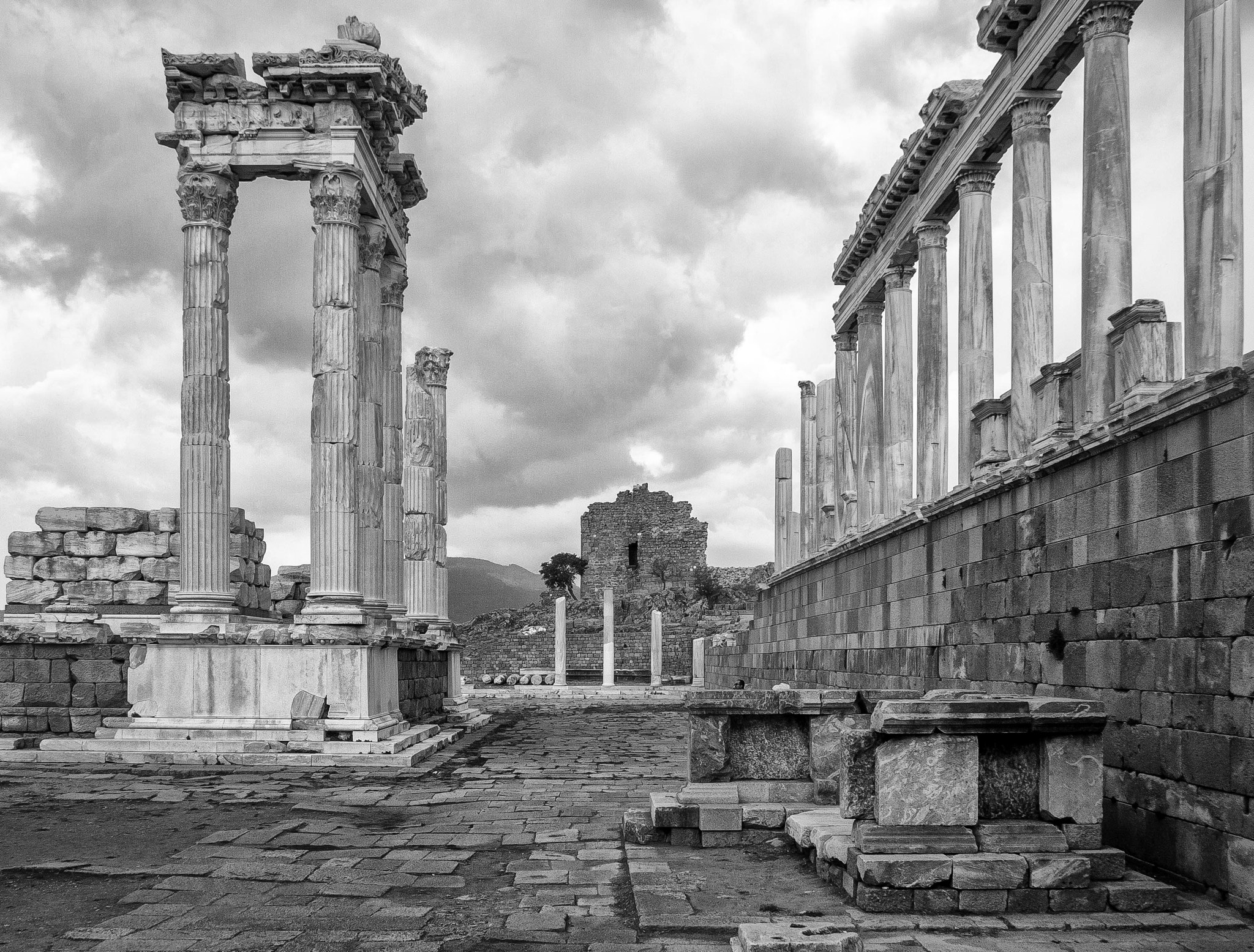 Olympus PEN E-PL3 sample photo. Pergamon ruins photography