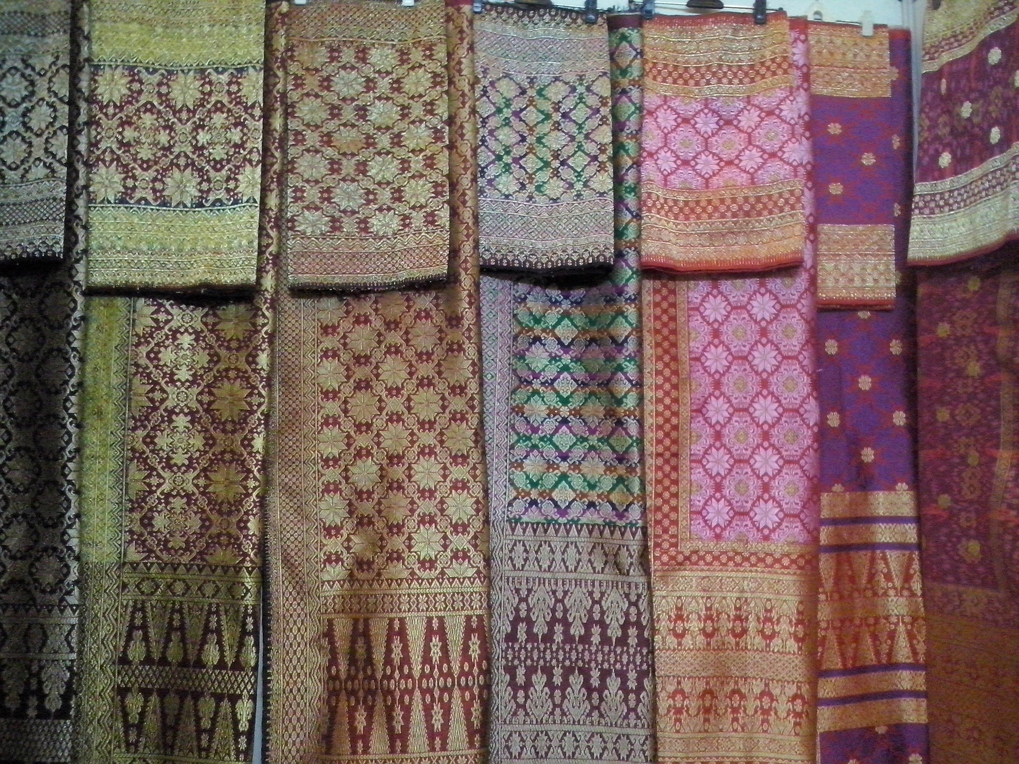 LG OPTIMUS L5 II sample photo. Songket scarfs photography