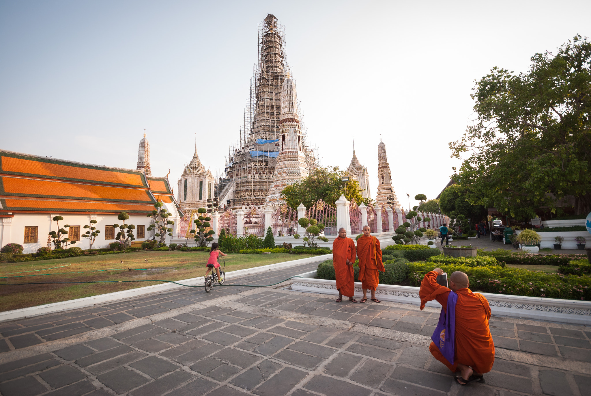 Sigma 10-20mm F4-5.6 EX DC HSM sample photo. Hi-tech monks photography
