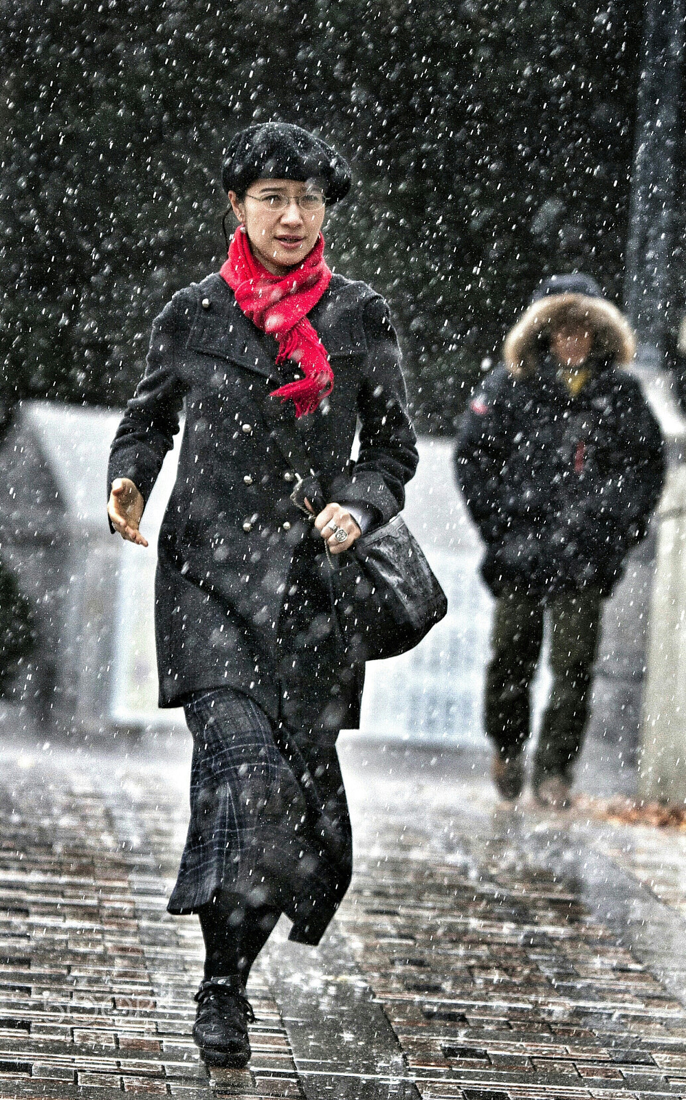 Canon EF 100-400mm F4.5-5.6L IS USM sample photo. Running in the rain photography