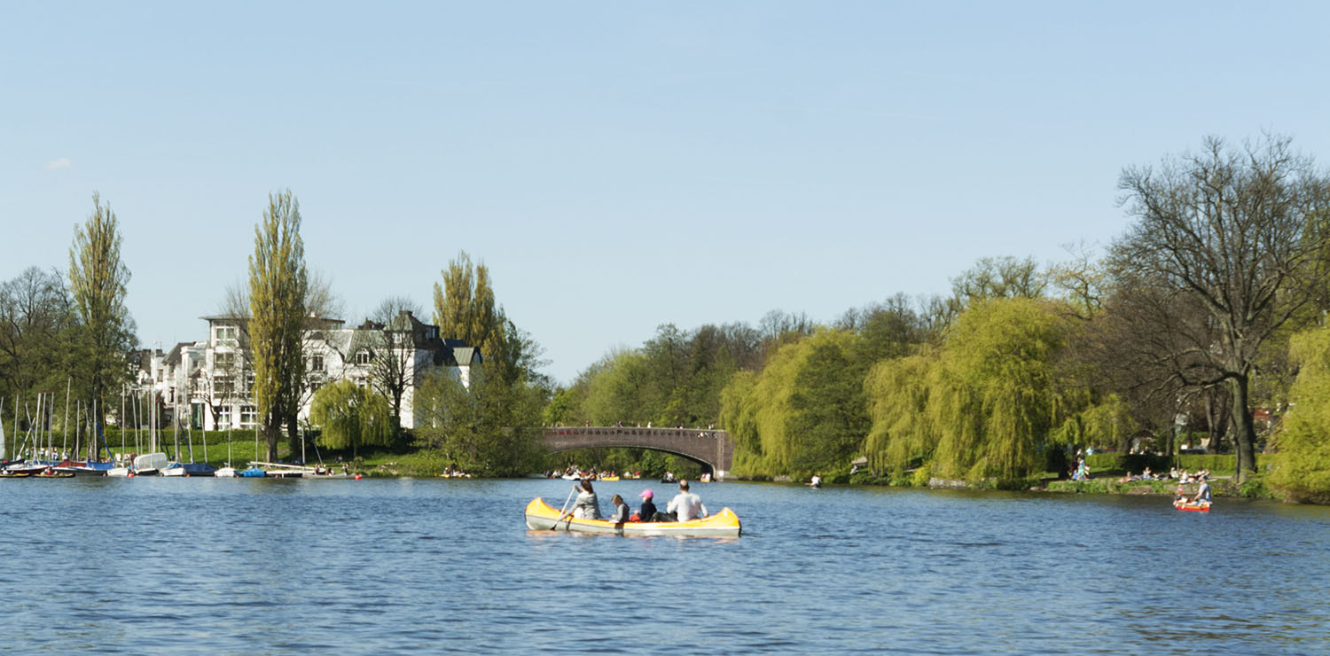 Canon EOS 1000D (EOS Digital Rebel XS / EOS Kiss F) sample photo. Row boat lake alster photography