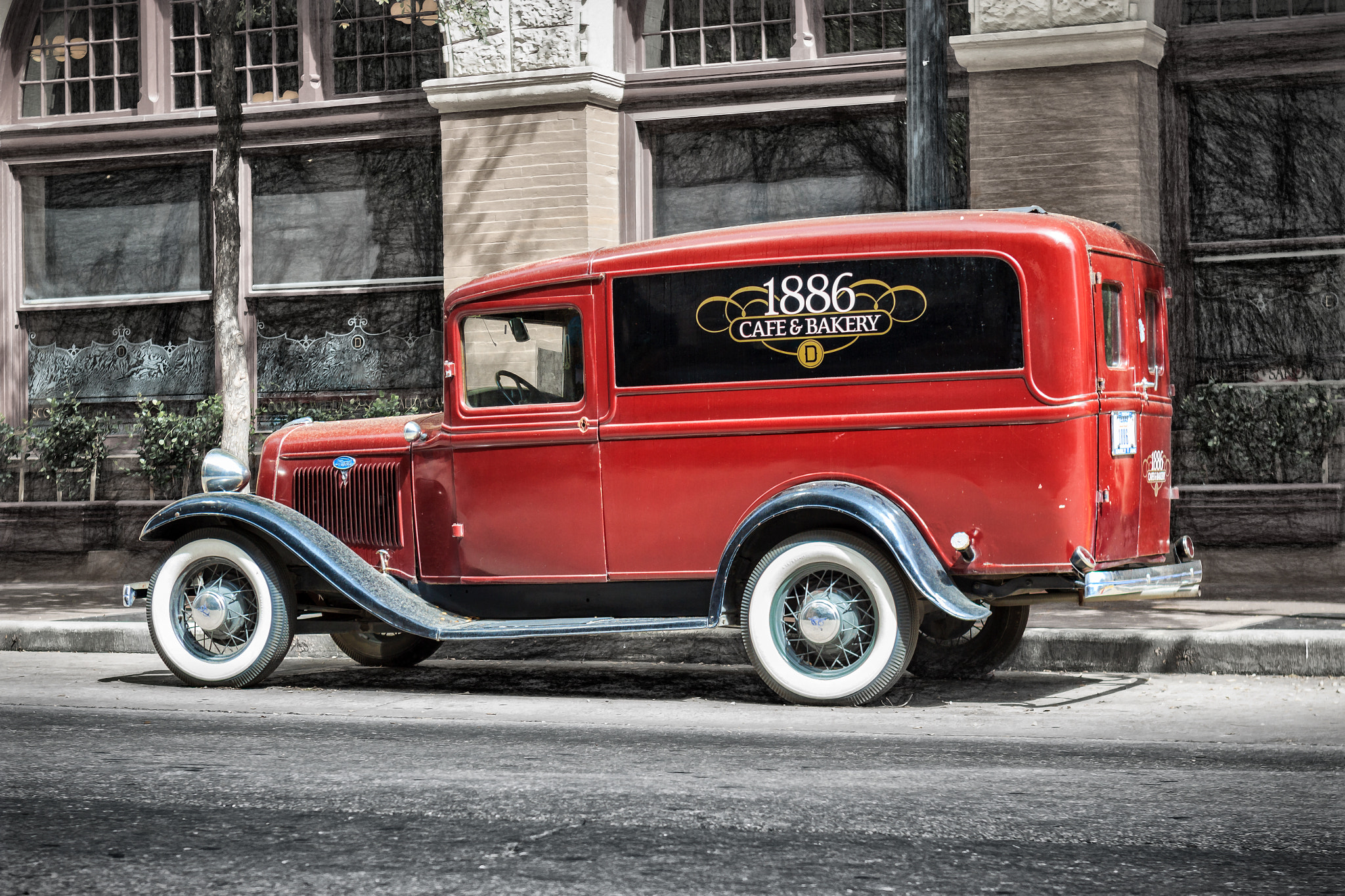 Canon EF 24-70mm F2.8L USM sample photo. 1886 cafe & bakery photography