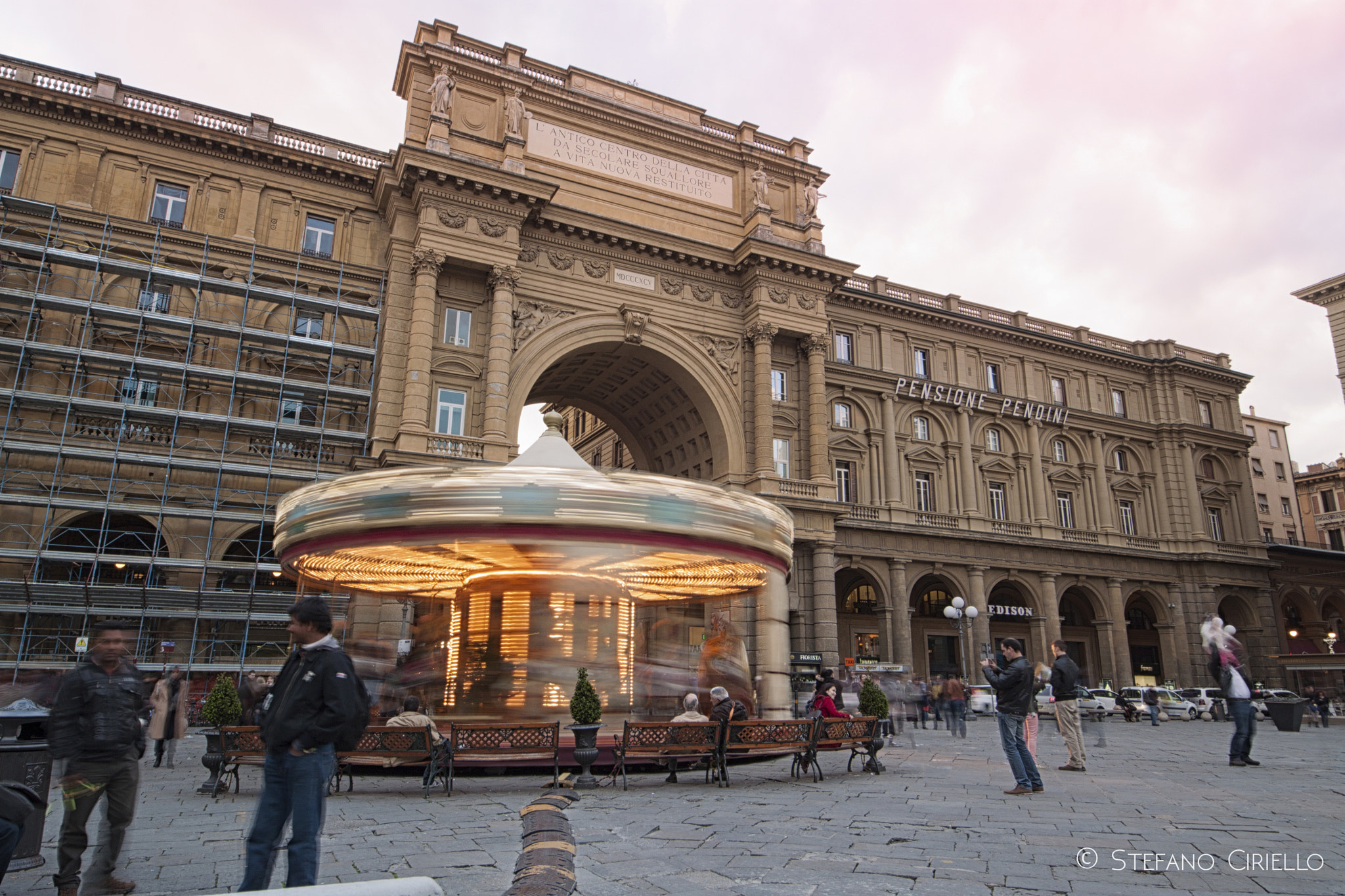 Sigma 8-16mm F4.5-5.6 DC HSM sample photo. Carousel in florence photography