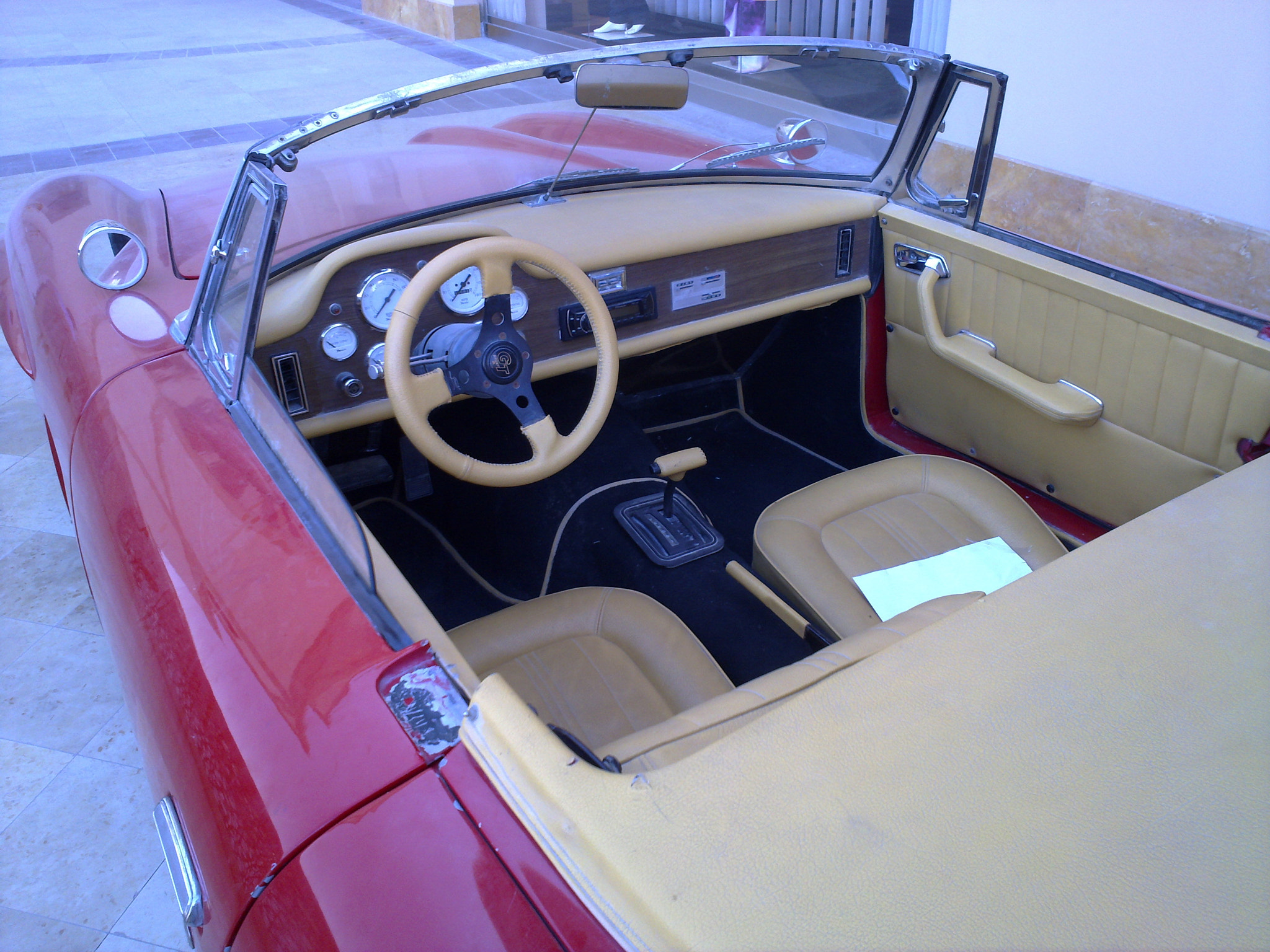 Nokia N86 8MP sample photo. Old car photography