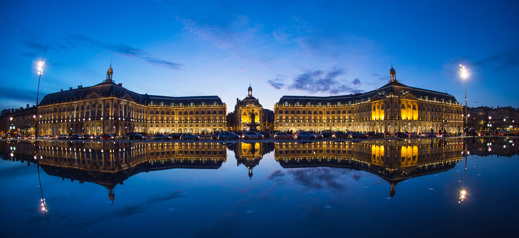 Nikon D4S + Nikon AF Fisheye-Nikkor 16mm F2.8D sample photo. Bordeaux, france, illuminated reflection in water at place de la photography