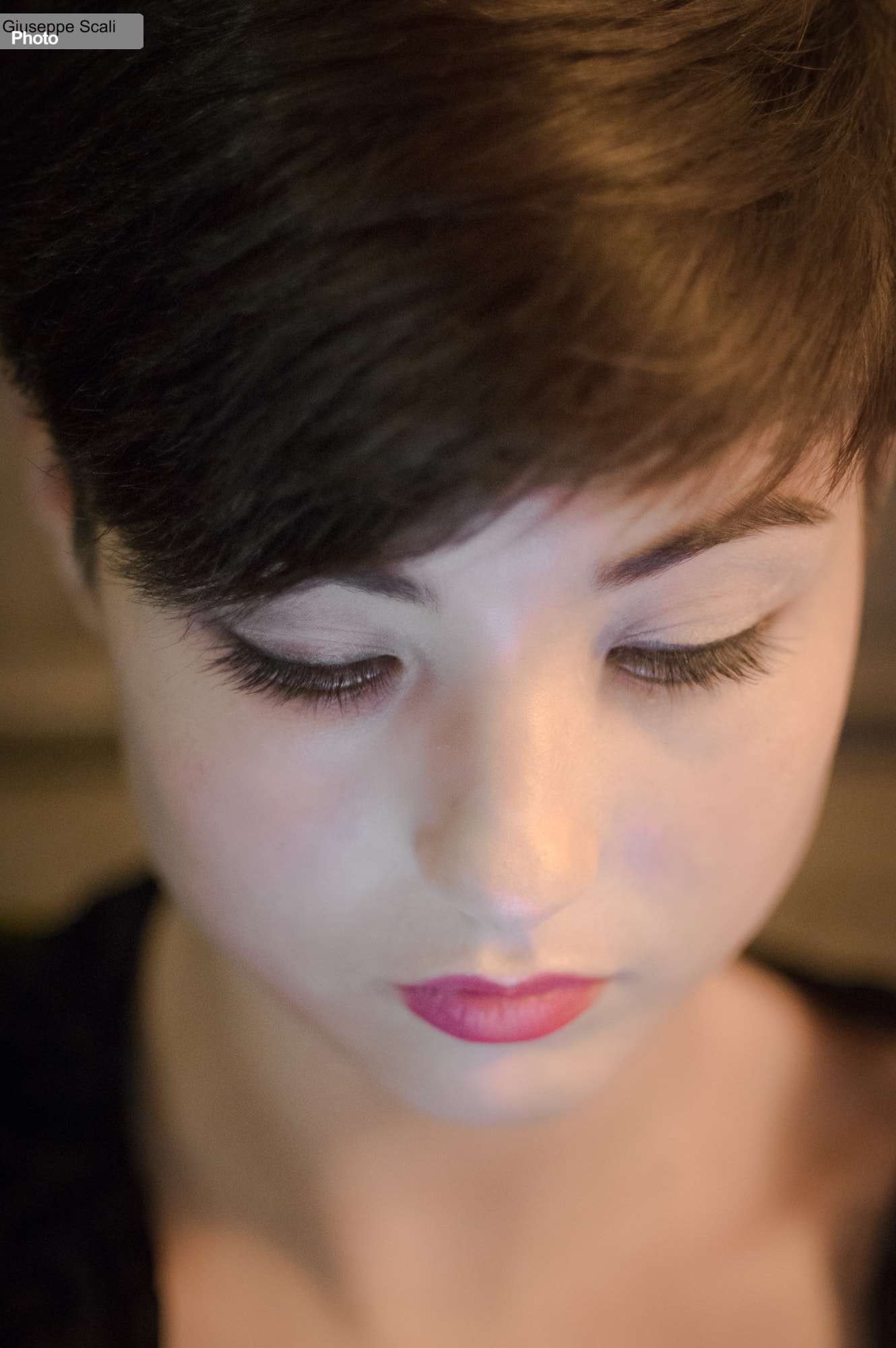 Pentax smc DA* 55mm F1.4 SDM sample photo. Giorgia watching the phone... photography