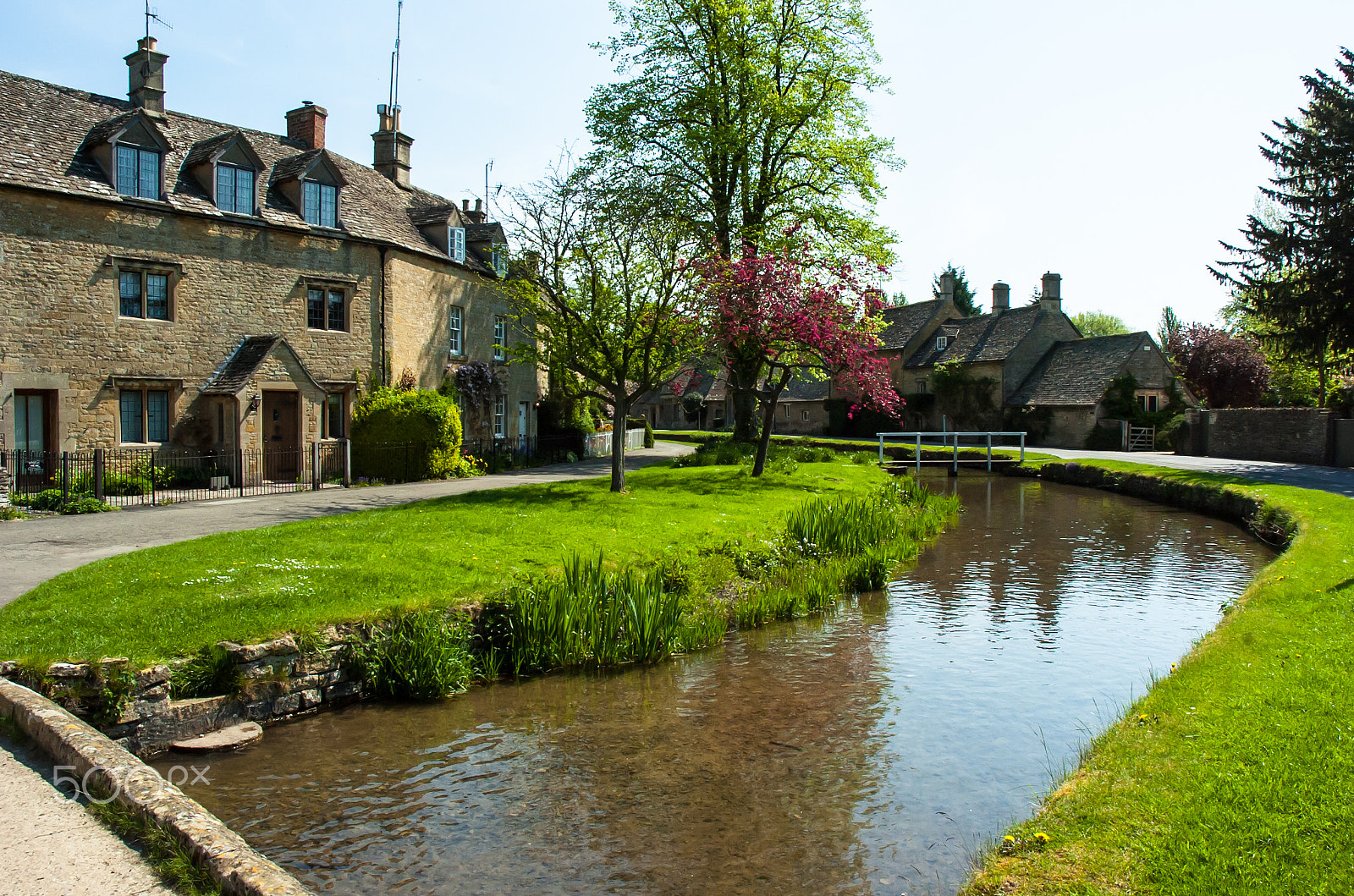 Nikon D2Hs + Nikon AF-S DX Nikkor 18-70mm F3.5-4.5G ED-IF sample photo. Cotswold village ii photography