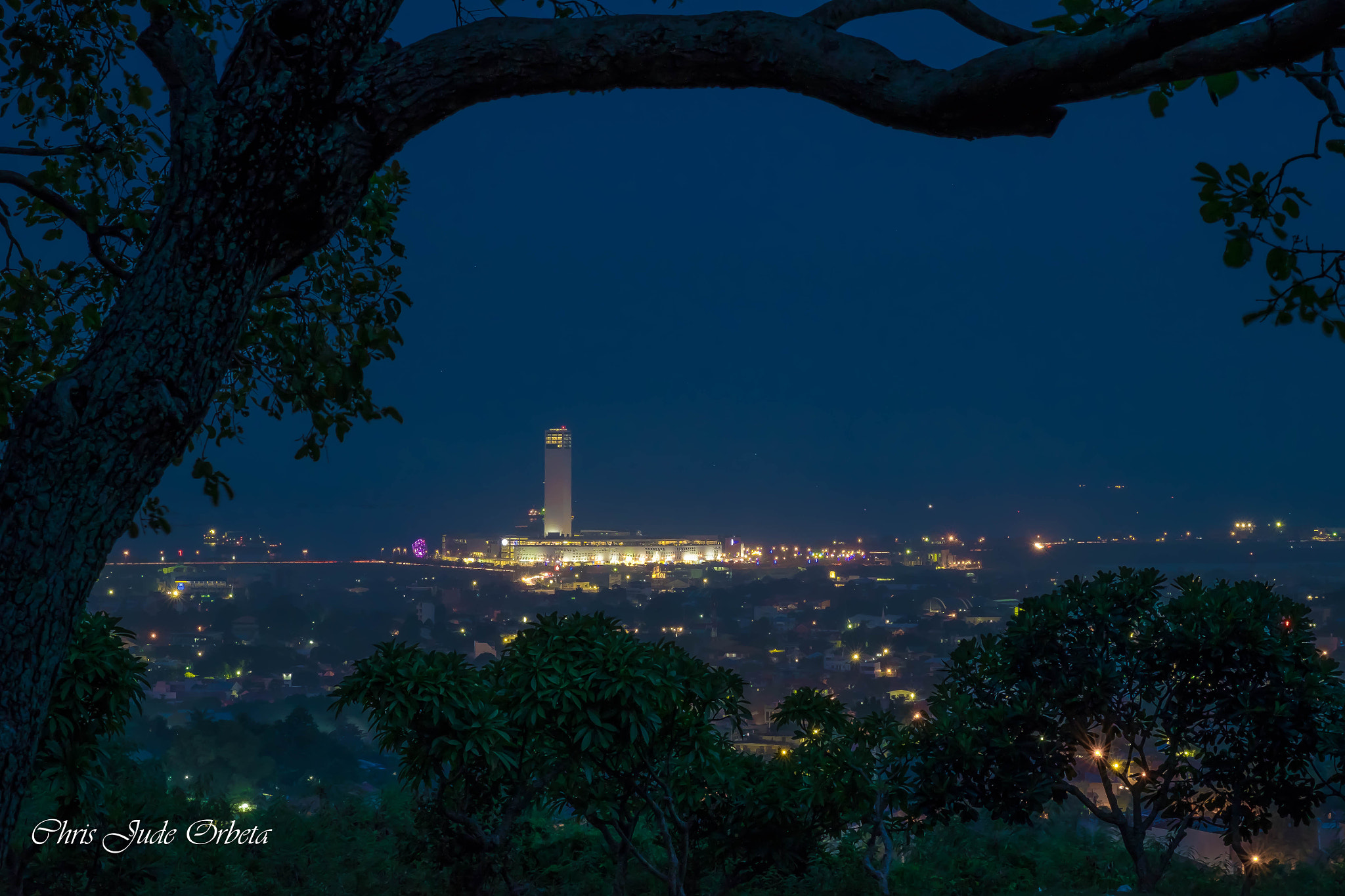 Fujifilm X-E2 + Fujifilm XF 60mm F2.4 R Macro sample photo. City view photography