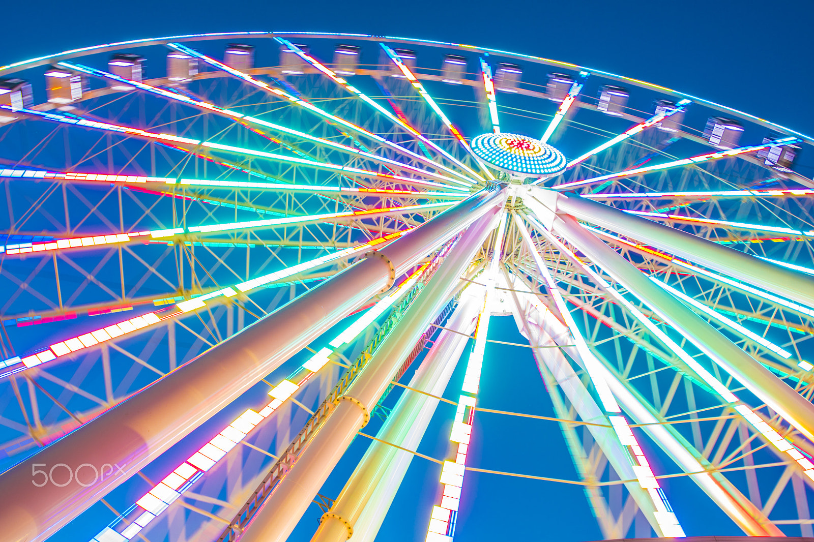 Nikon AF-S Nikkor 17-35mm F2.8D ED-IF sample photo. Blue skies and the great wheels photography