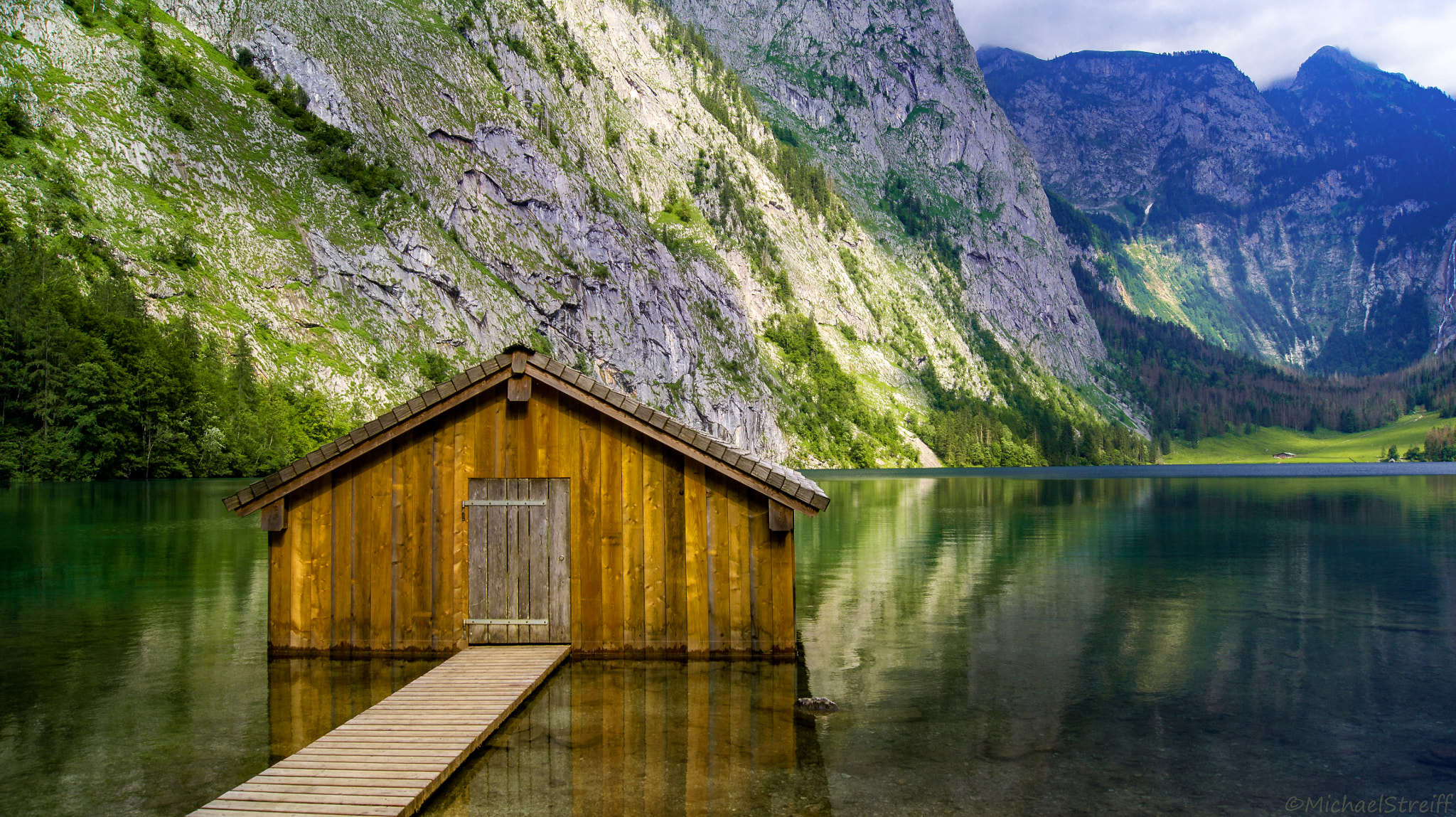 Sony SLT-A33 + Sony DT 18-55mm F3.5-5.6 SAM sample photo. Bootshaus am obersee, bayern photography