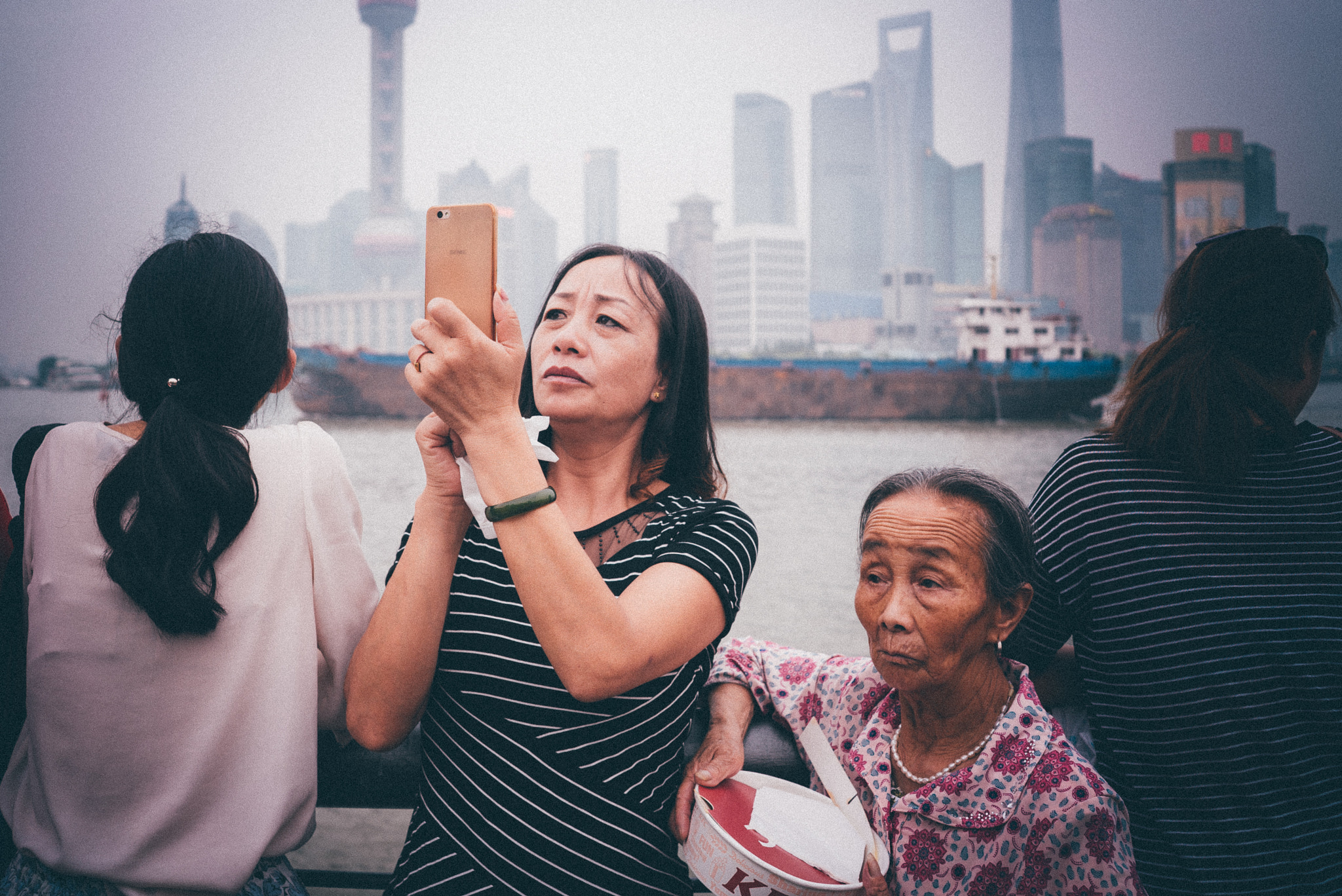 Sony FE 28mm F2 sample photo. Streets of shanghai photography