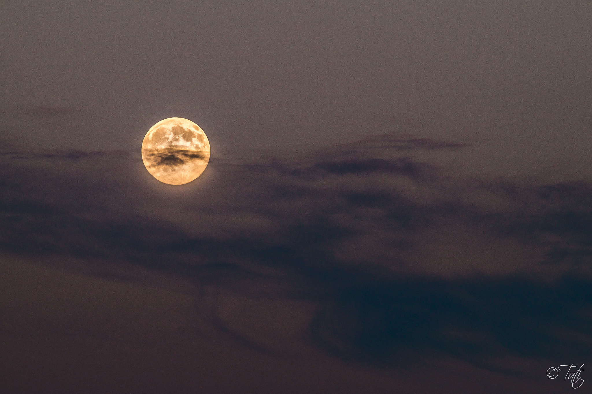 Sony 75-300mm F4.5-5.6 sample photo. Moon photography