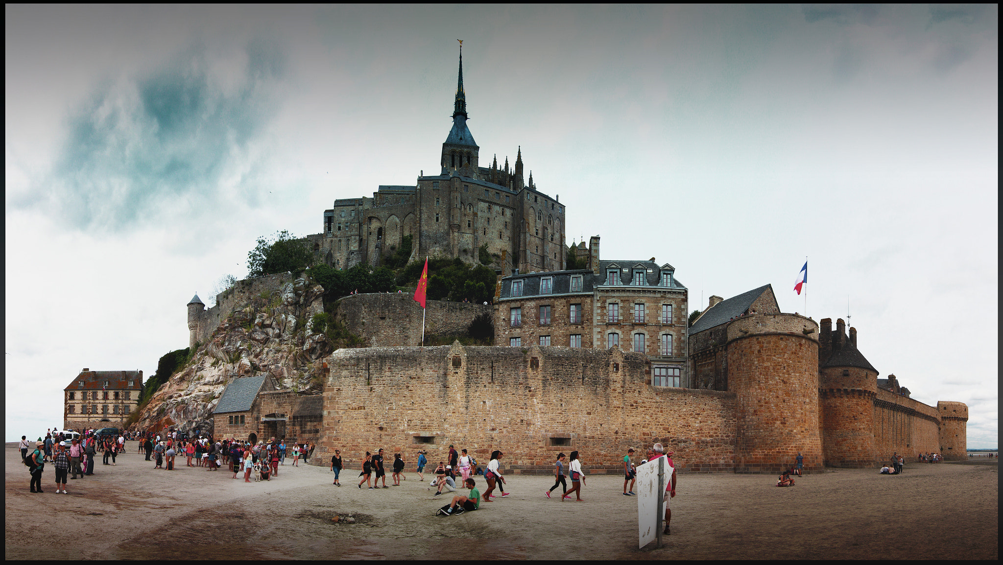 Tokina AT-X Pro 12-24mm F4 (IF) DX sample photo. Mont saint michel photography
