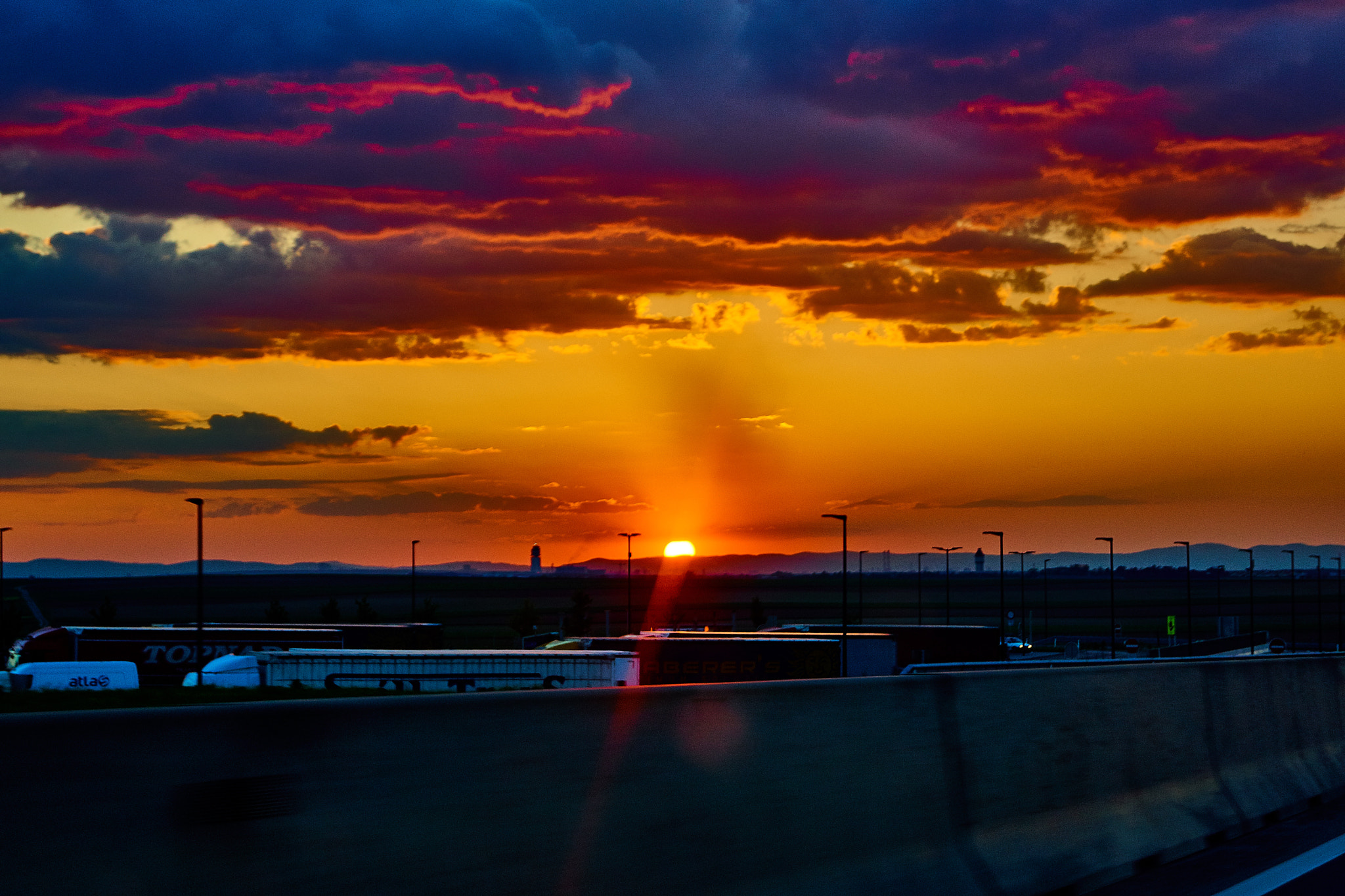 Sony SLT-A68 + Sony DT 18-55mm F3.5-5.6 SAM sample photo. Driving home 0.4 photography