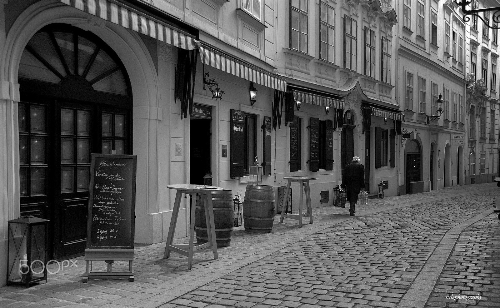 Nikon D80 + Sigma Lens (3 255) sample photo. A simple live in the old town... photography