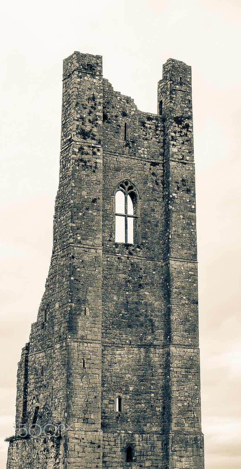 Fujifilm X-A2 + Fujifilm XC 50-230mm F4.5-6.7 OIS sample photo. Trim castle tower photography