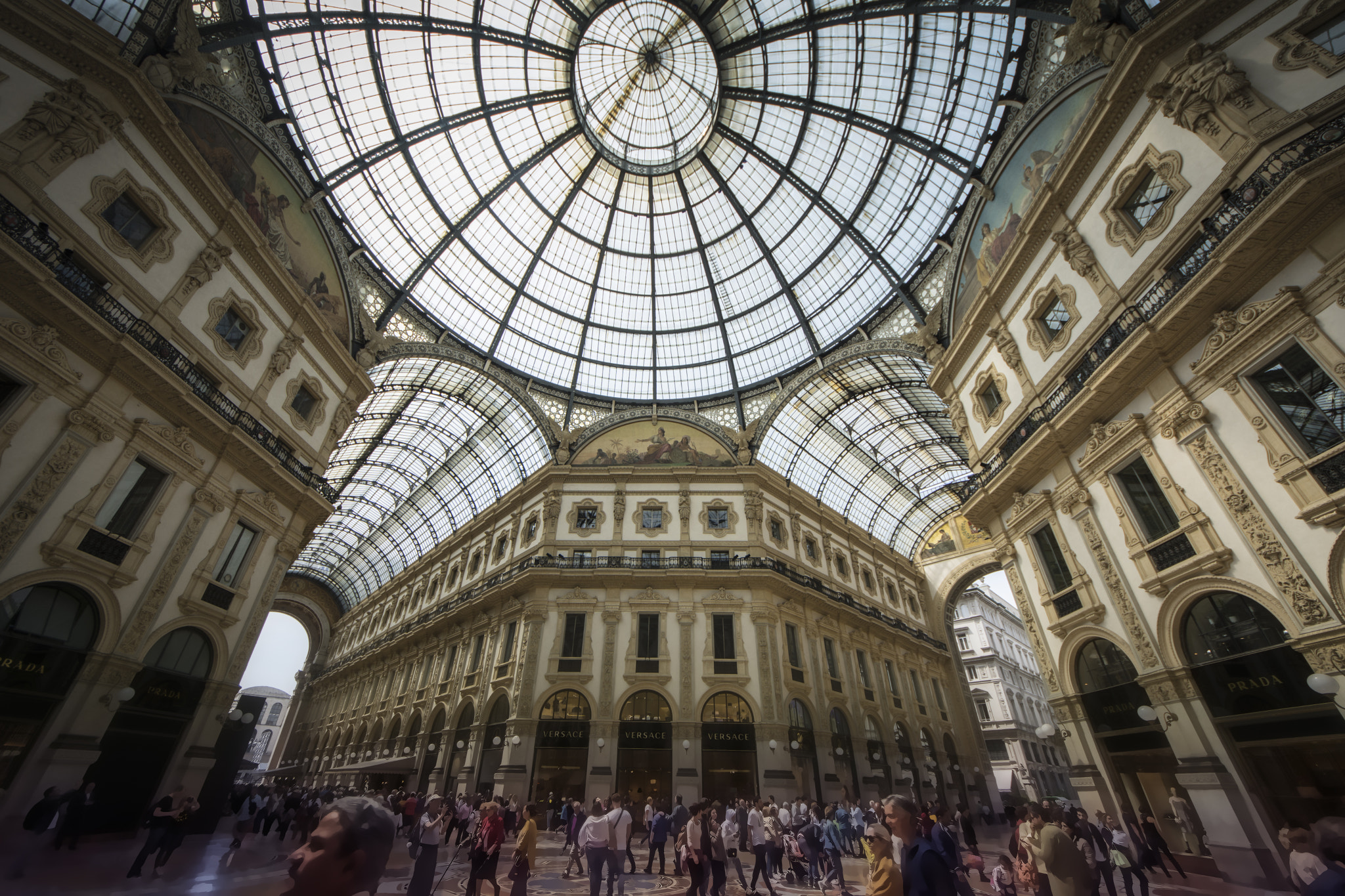 Sigma 8-16mm F4.5-5.6 DC HSM sample photo. Milan photography