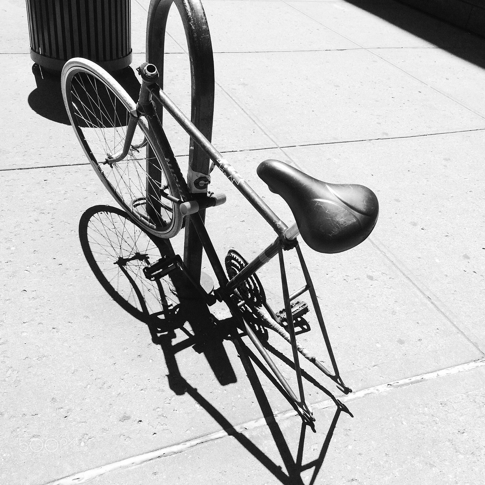 Hipstamatic 311 sample photo. Black and white photography