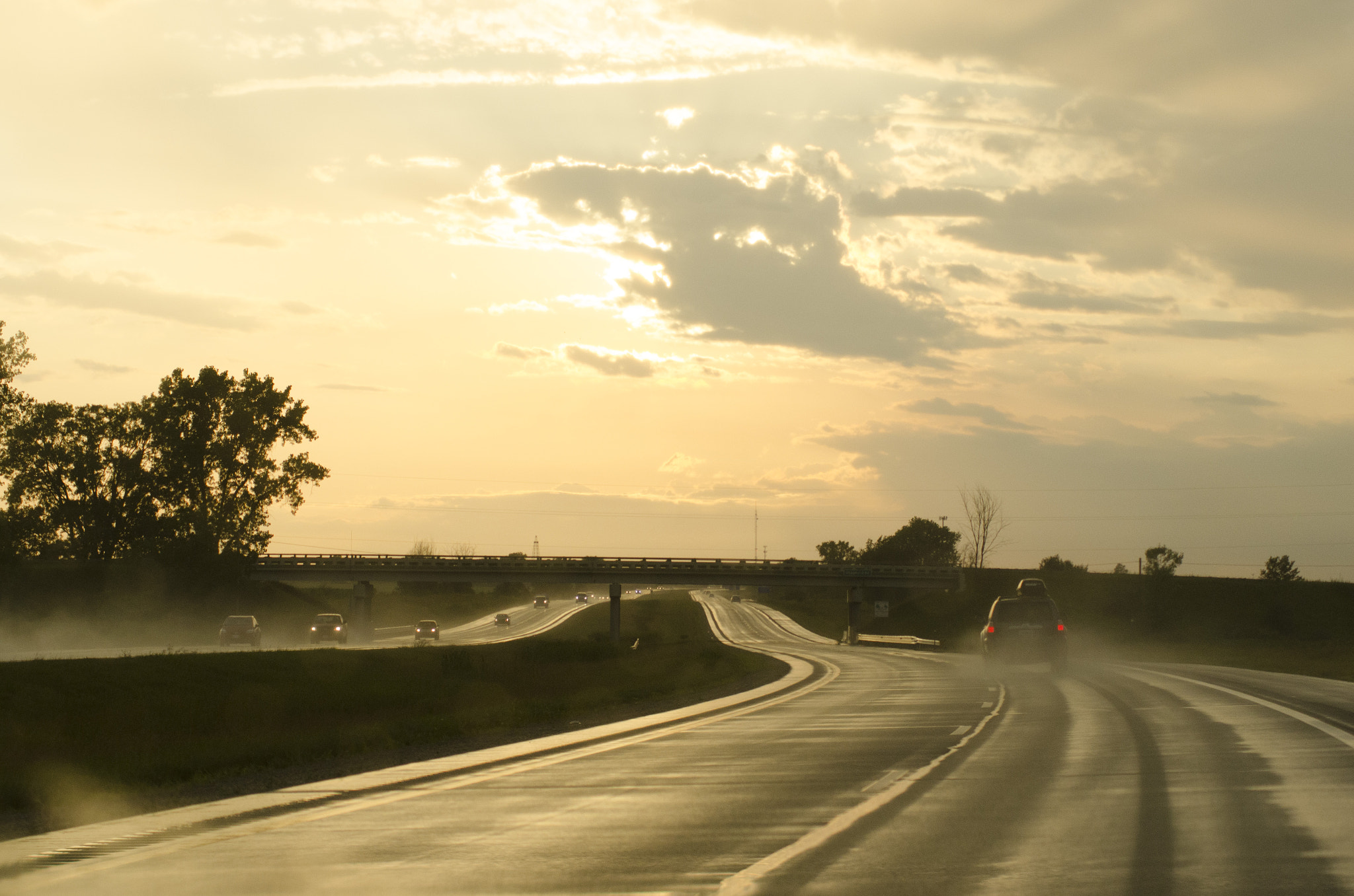 Nikon D7000 + AF Zoom-Nikkor 75-300mm f/4.5-5.6 sample photo. Drive time photography