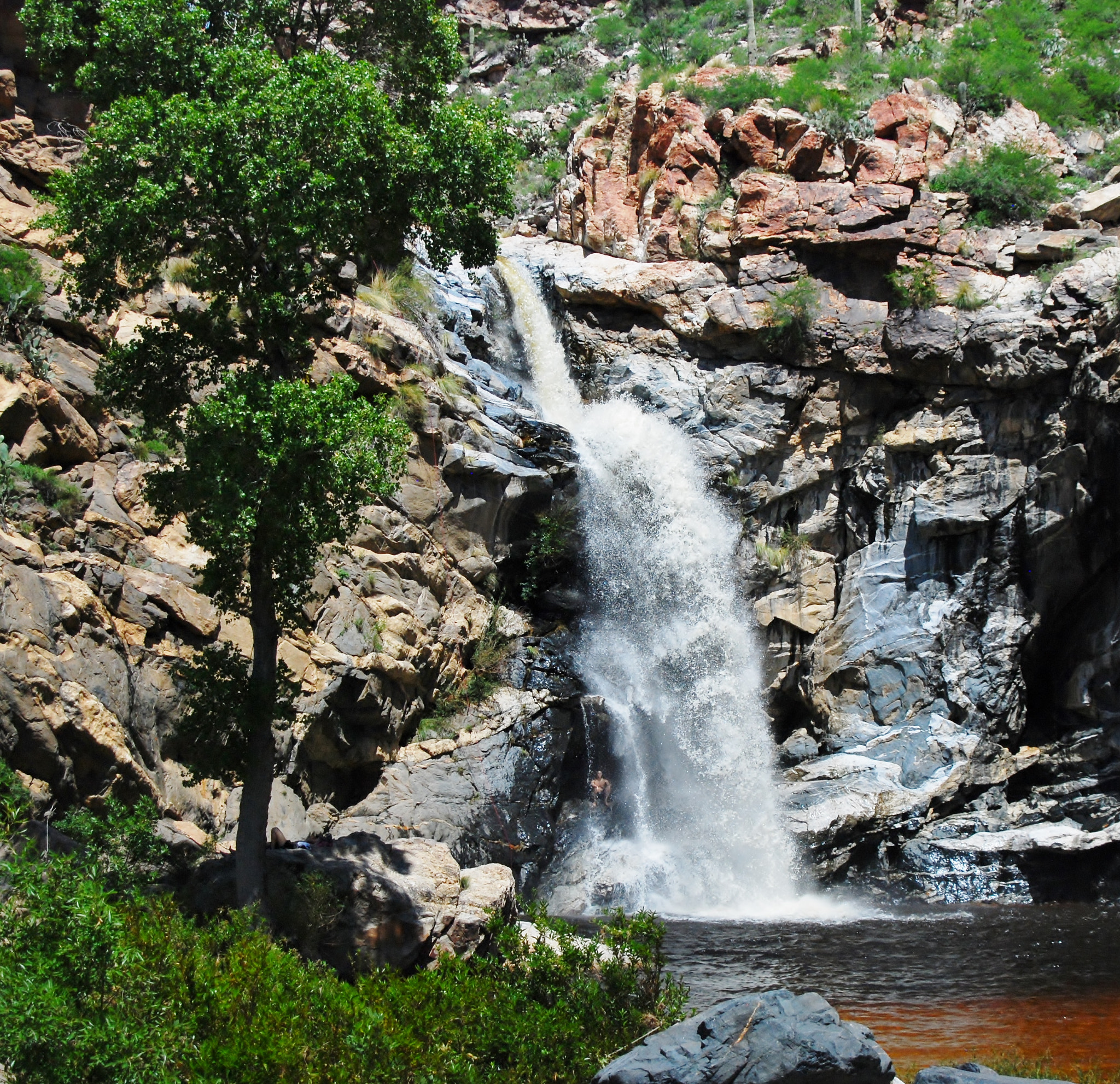 Nikon D80 + AF Zoom-Nikkor 35-80mm f/4-5.6D N sample photo. Tanque verde falls photography