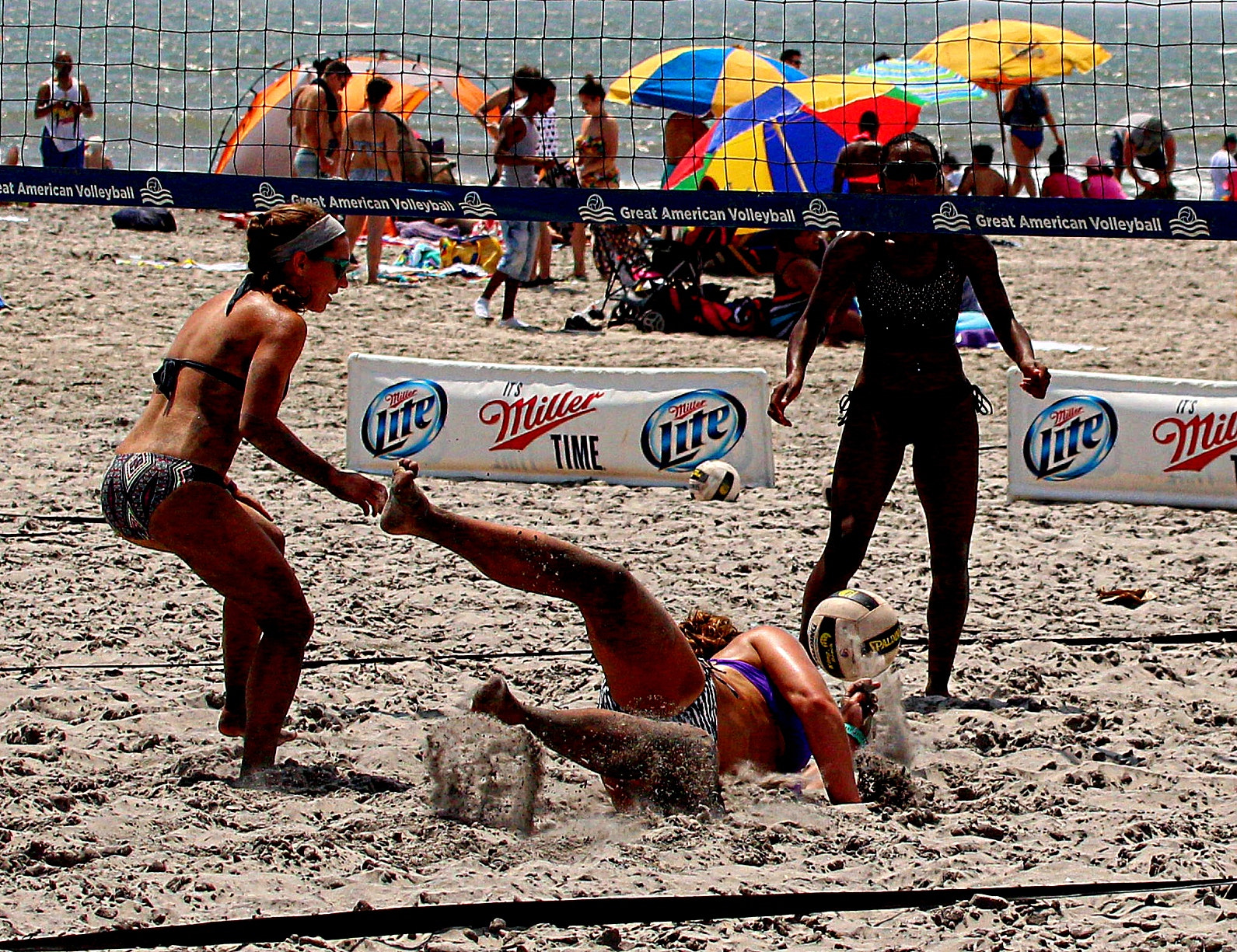 Canon EF 70-300mm F4-5.6L IS USM sample photo. Volleyball photography