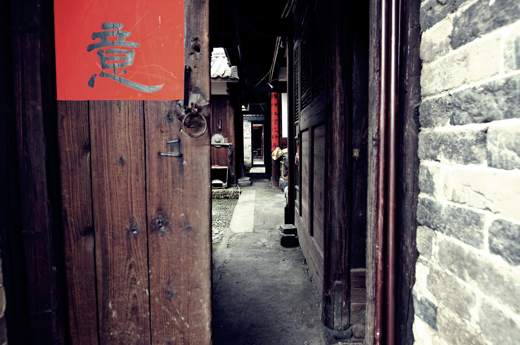 Sony SLT-A55 (SLT-A55V) sample photo. Beyond the door photography