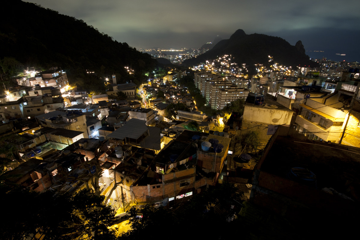 Canon EOS 40D + Sigma 10-20mm F4-5.6 EX DC HSM sample photo. Cabritos favela photography