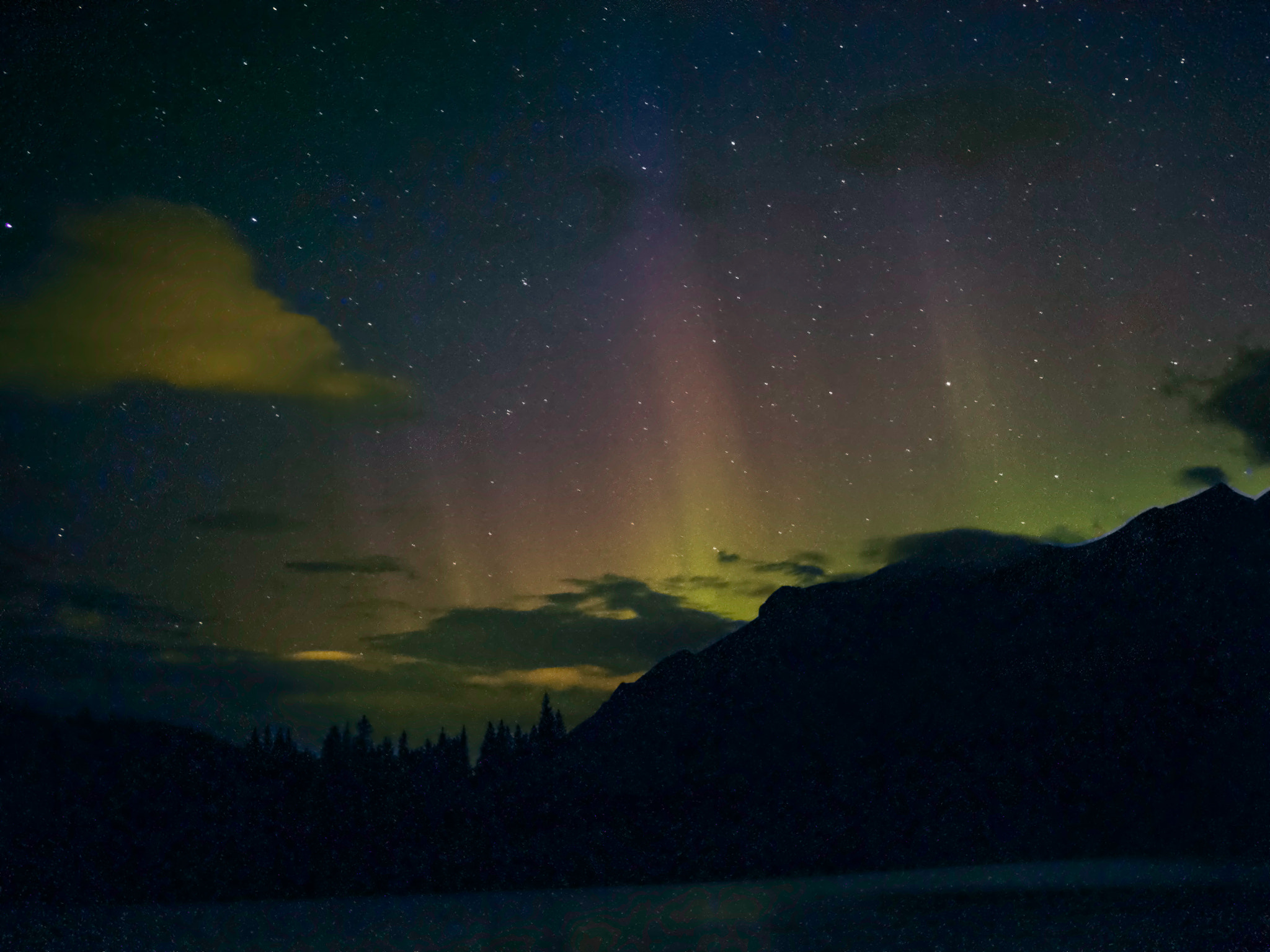 Panasonic Lumix G X Vario 35-100mm F2.8 OIS sample photo. Mountain aurora photography